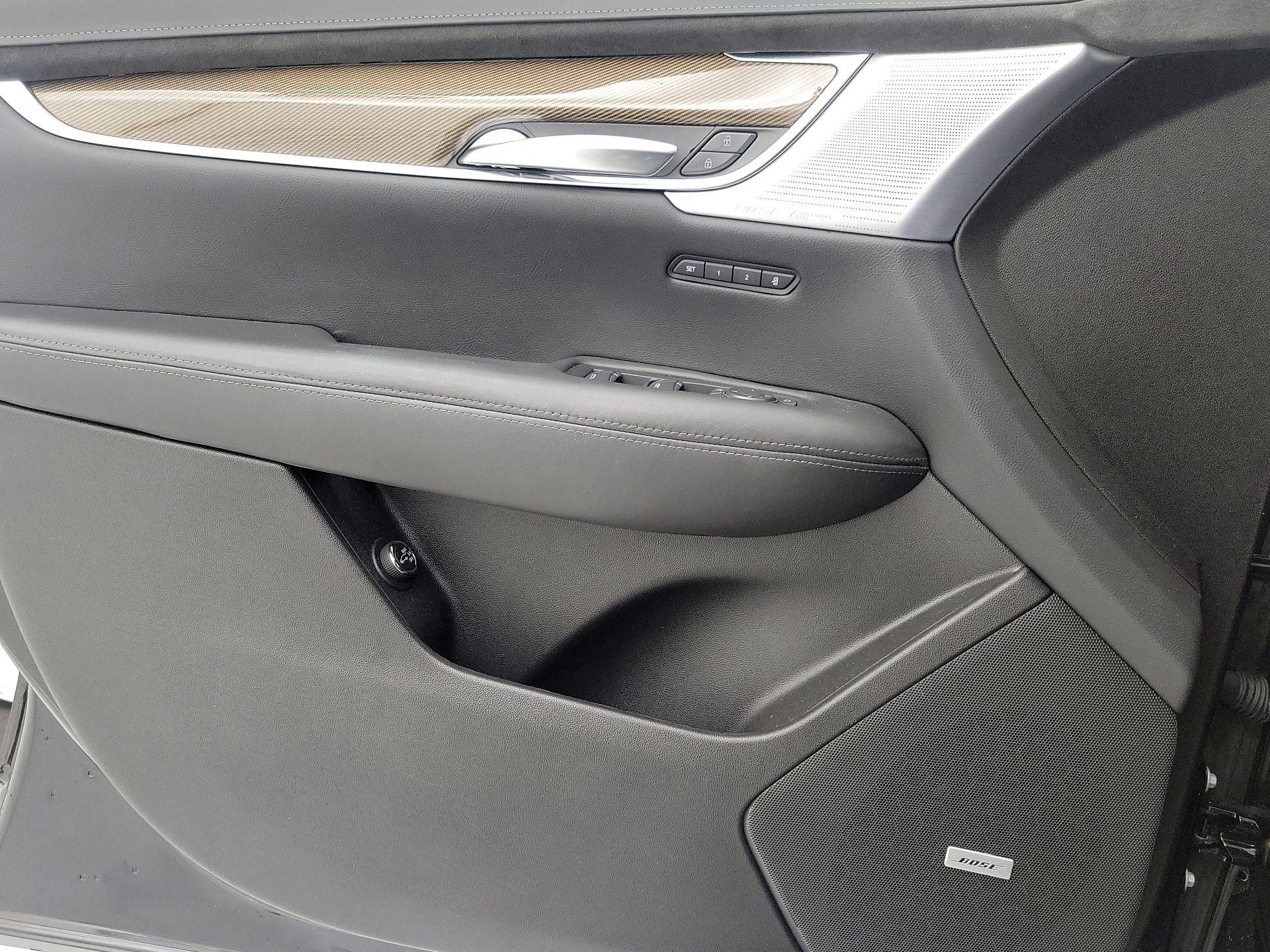 Thumbnail: 2024 Cadillac XT5 - 12