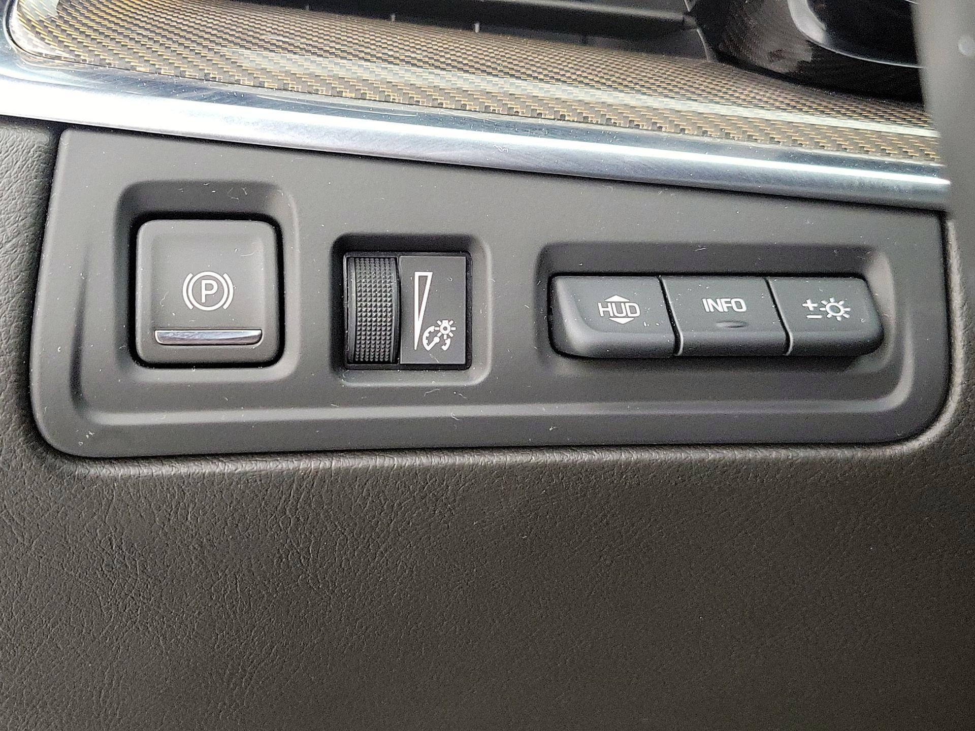 Thumbnail: 2024 Cadillac XT5 - 13