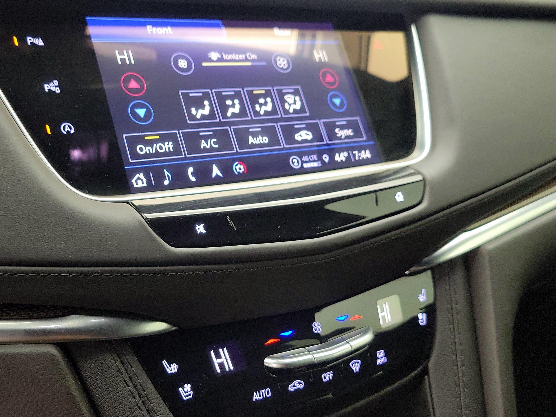 Thumbnail: 2024 Cadillac XT5 - 17