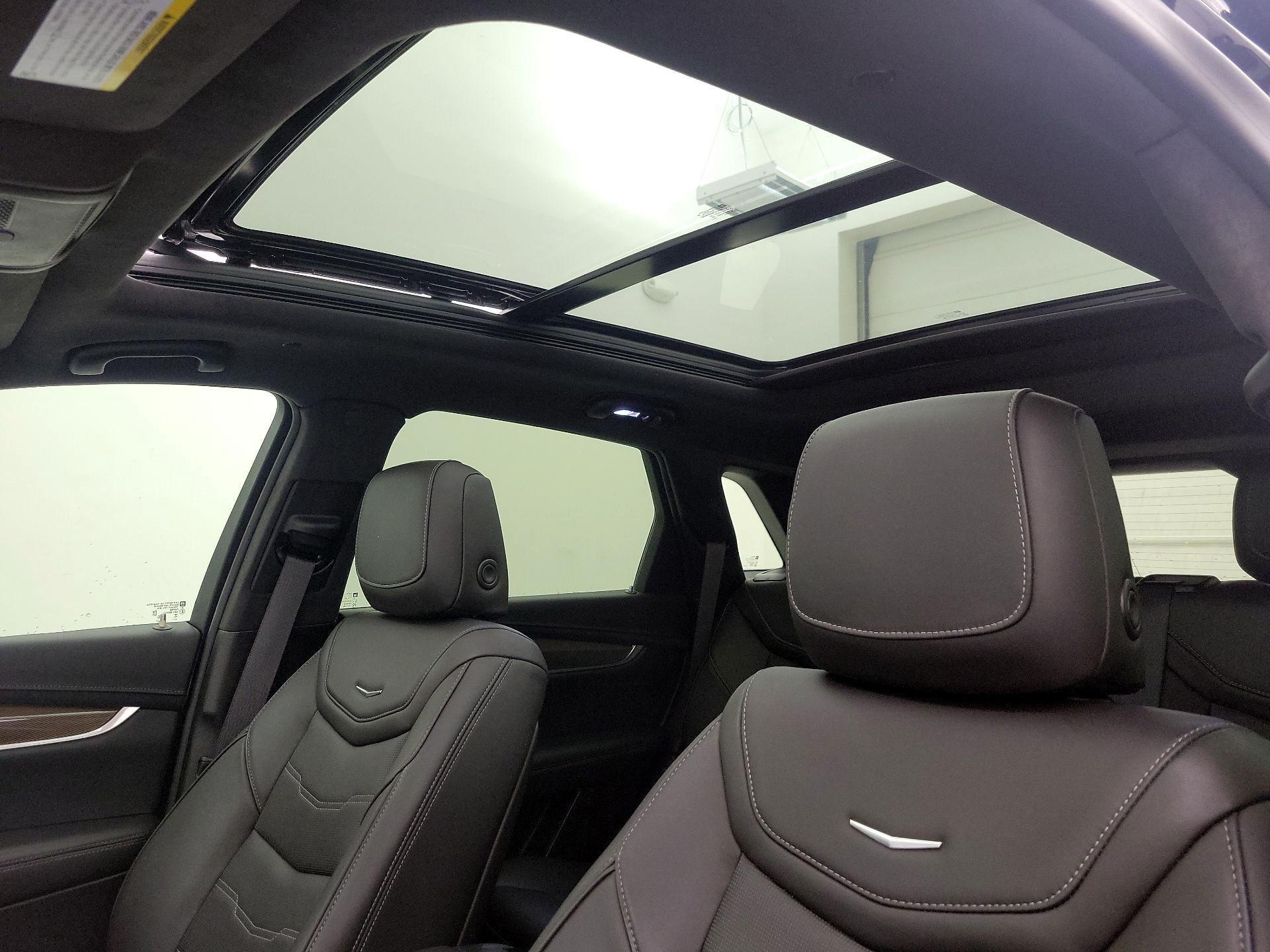 Thumbnail: 2024 Cadillac XT5 - 20