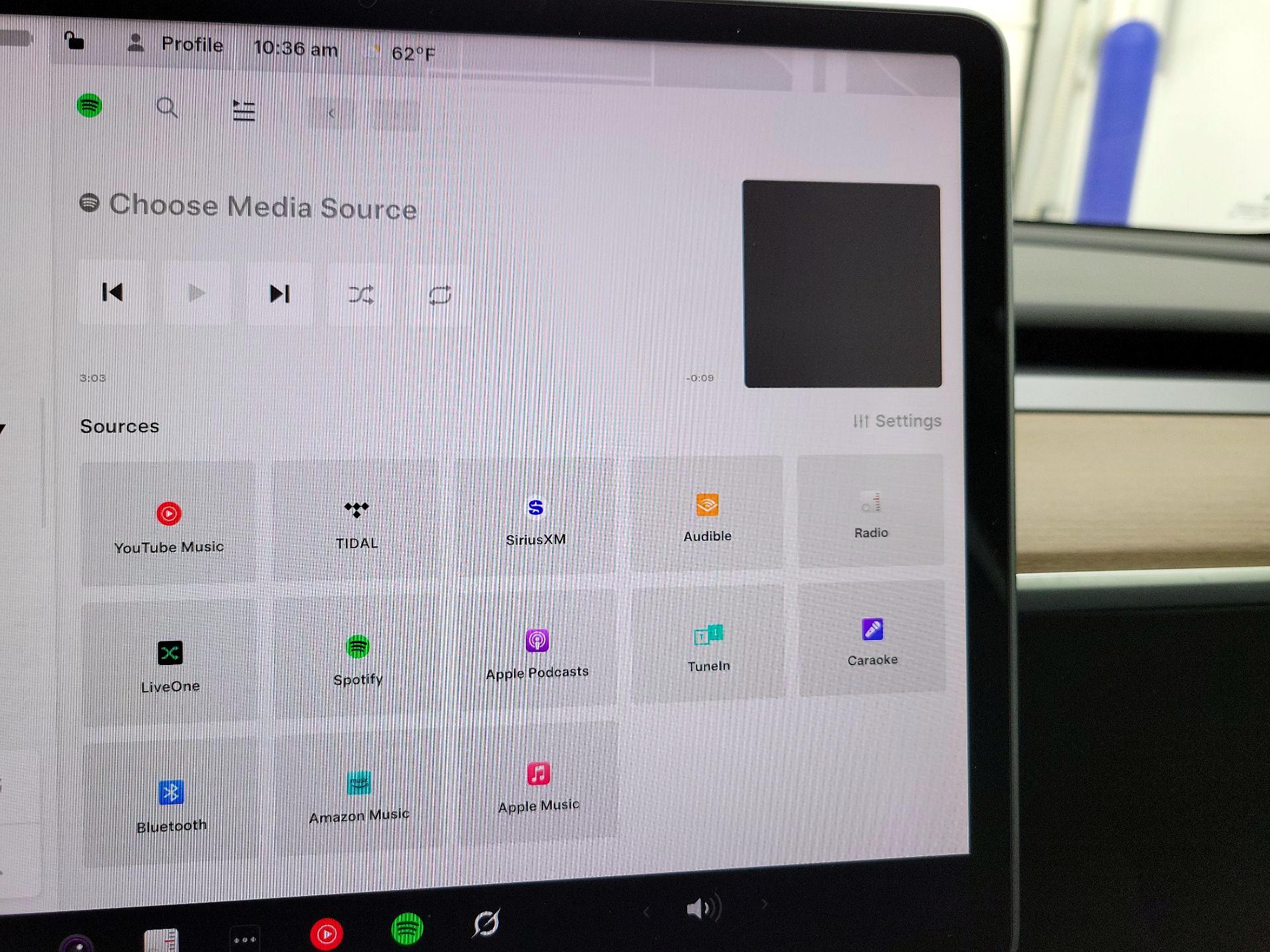 Thumbnail: 2022 Tesla Model 3 - 15