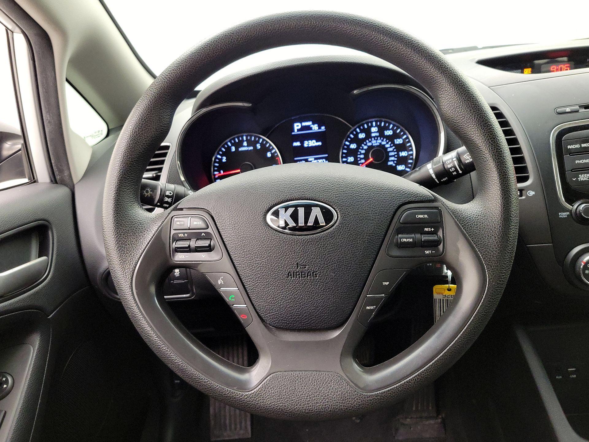 Thumbnail: 2018 Kia Forte - 10