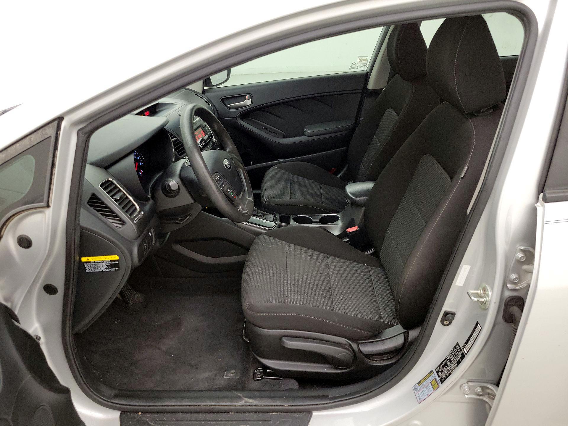 Thumbnail: 2018 Kia Forte - 11