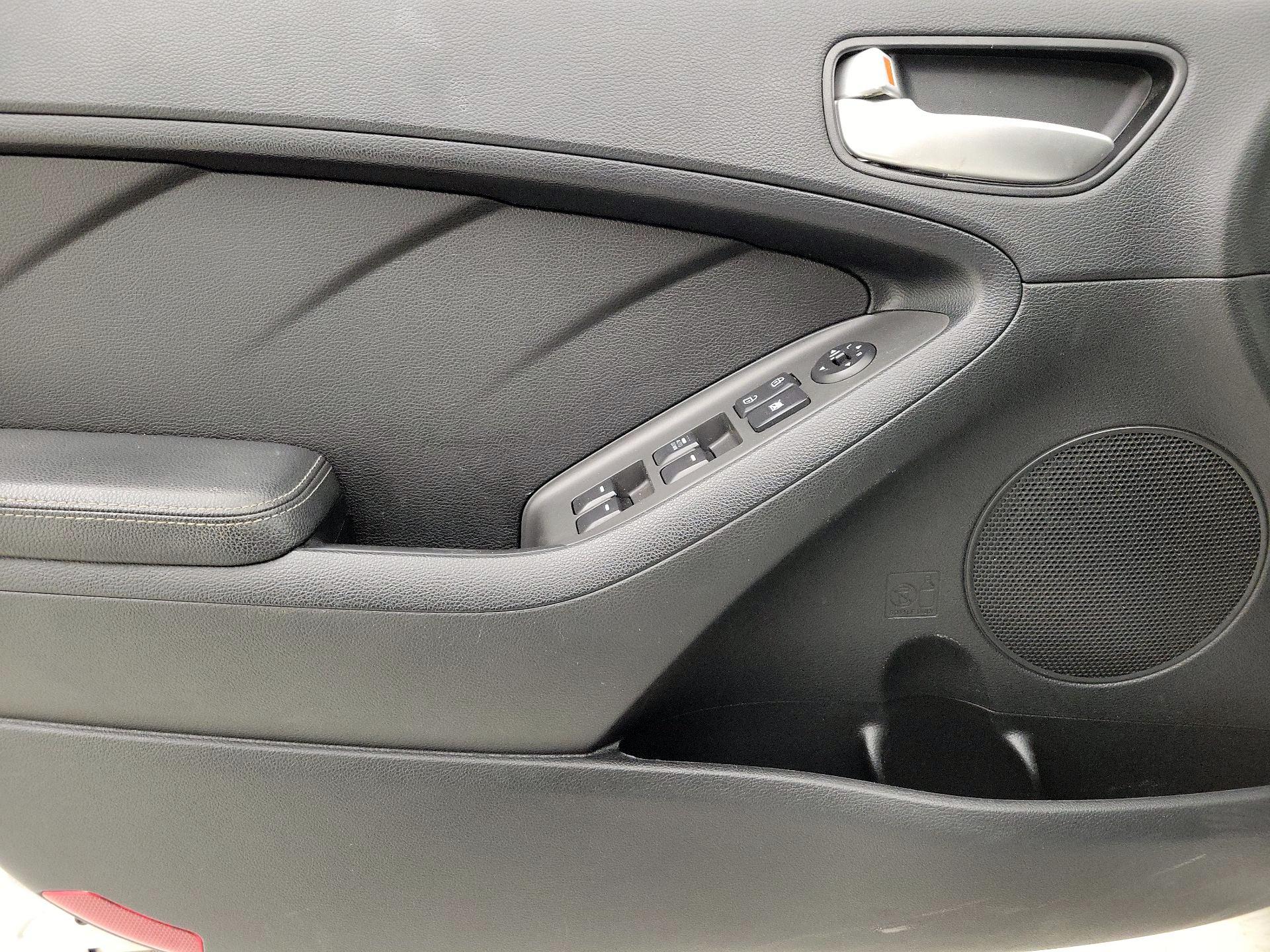 Thumbnail: 2018 Kia Forte - 12