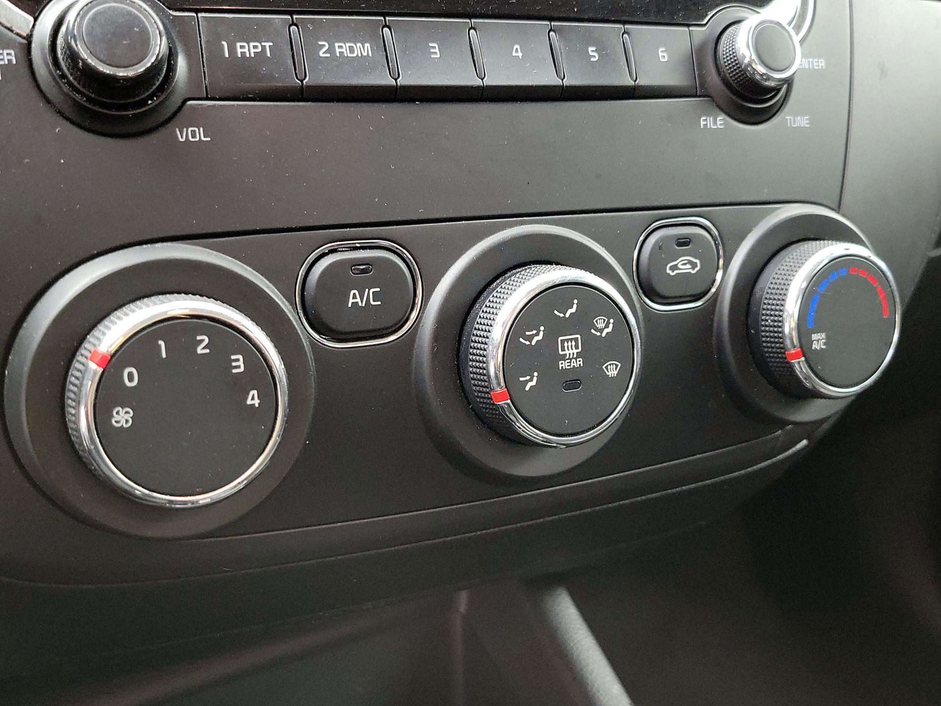 Thumbnail: 2018 Kia Forte - 15