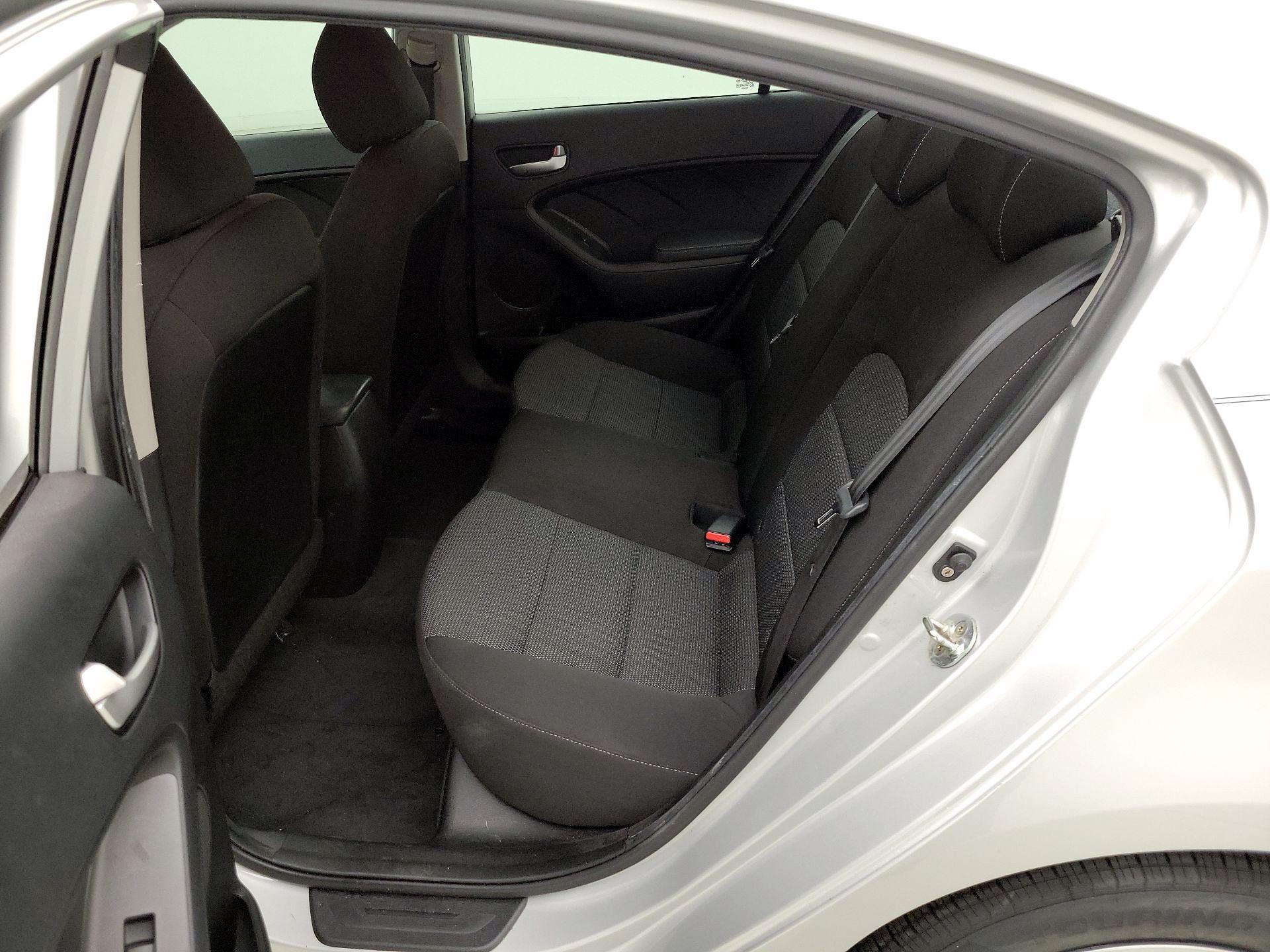 Thumbnail: 2018 Kia Forte - 18