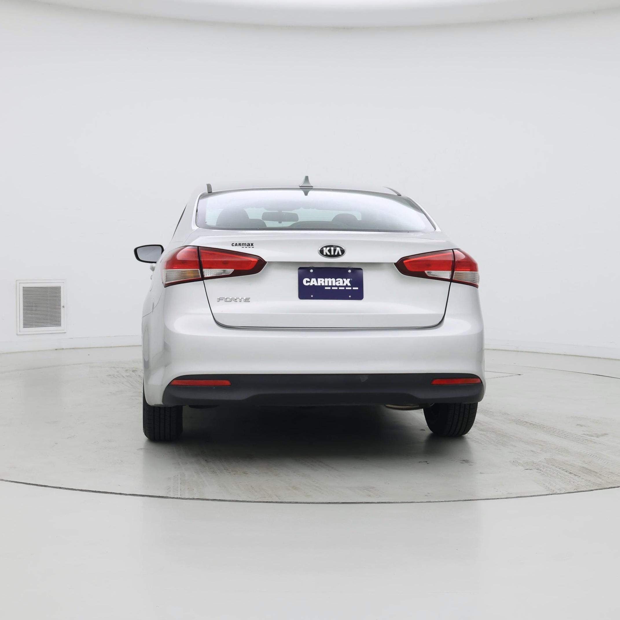 Thumbnail: 2018 Kia Forte - 6