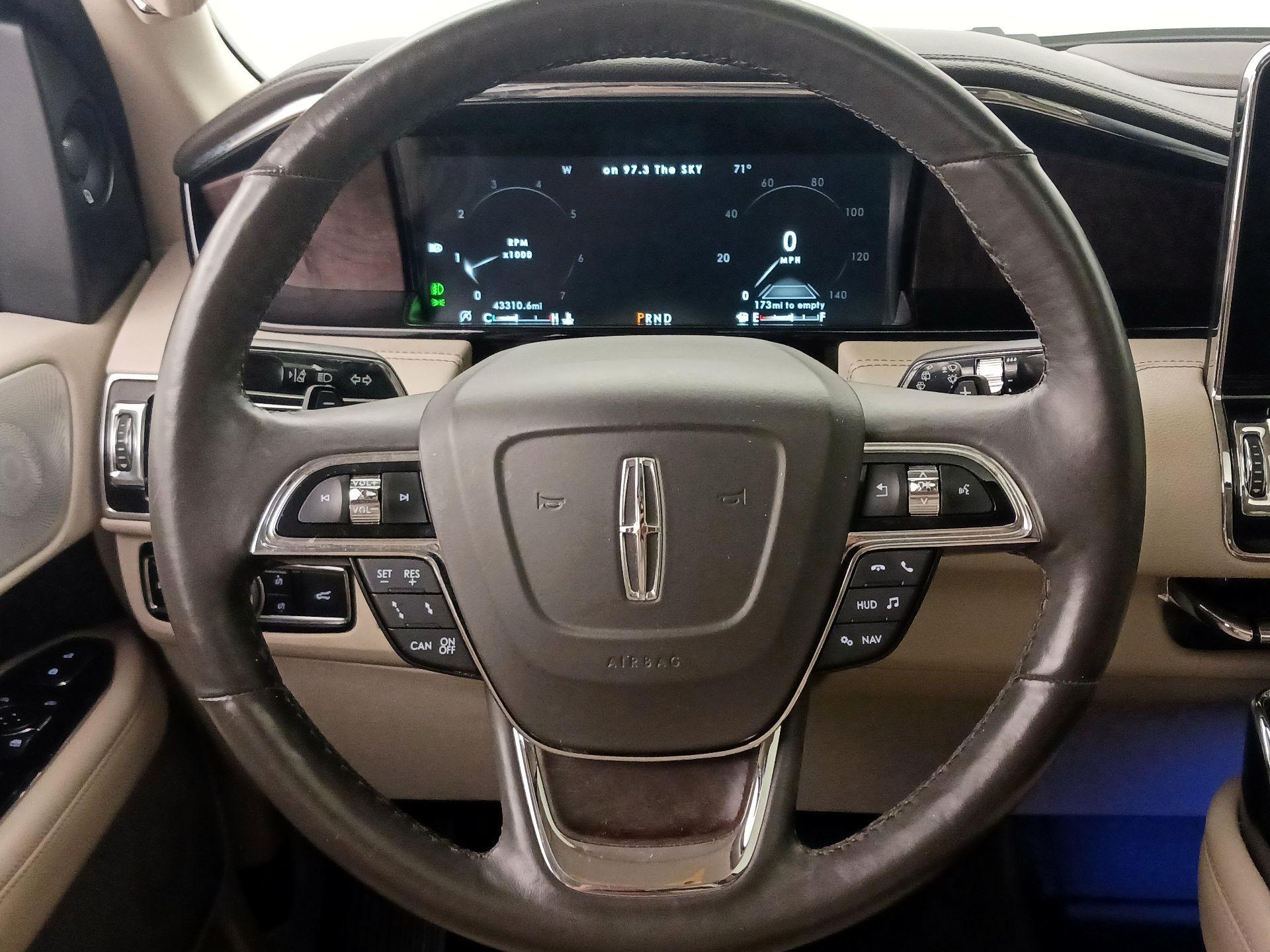 Thumbnail: 2020 Lincoln Navigator - 10