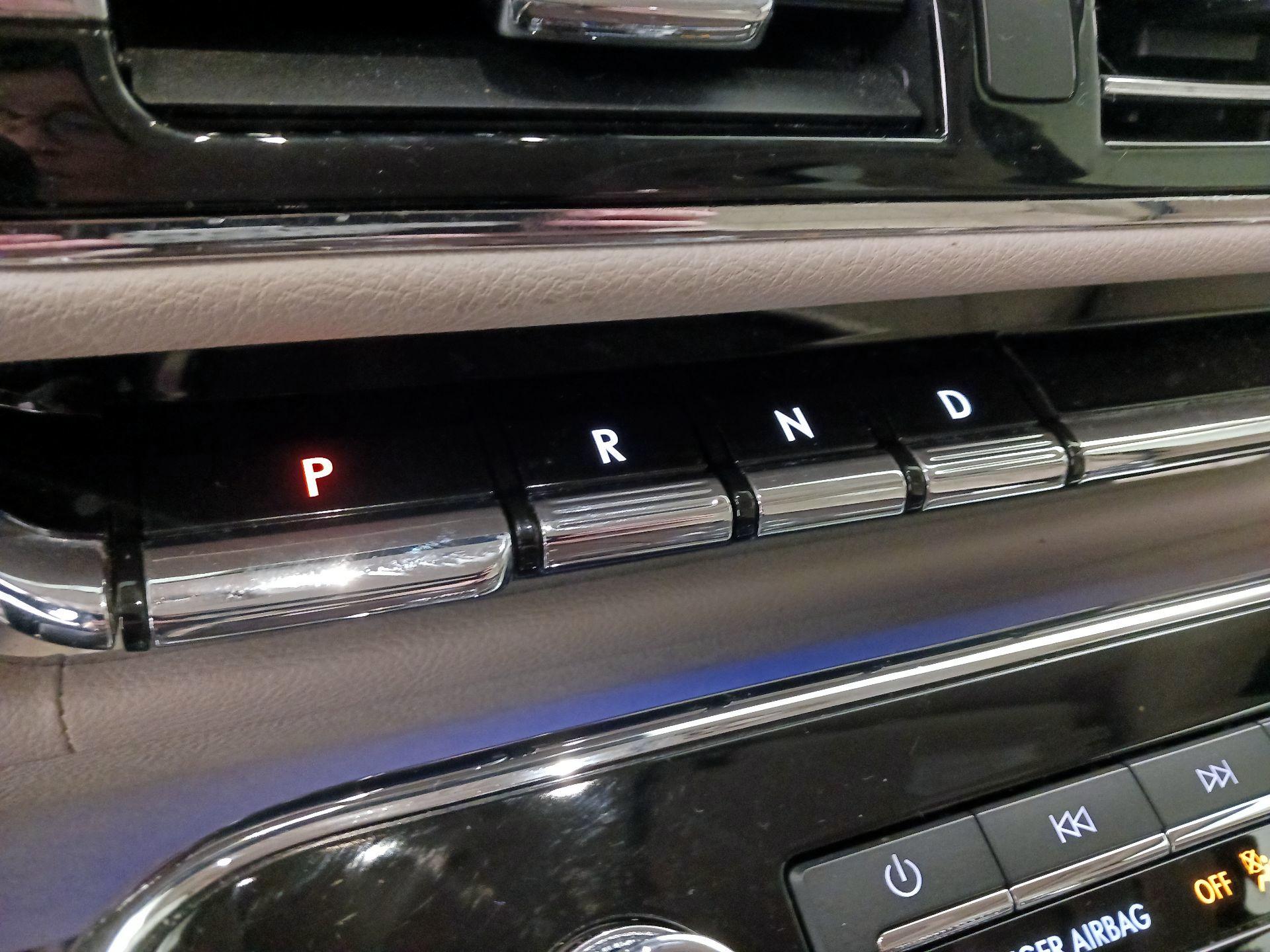 Thumbnail: 2020 Lincoln Navigator - 18