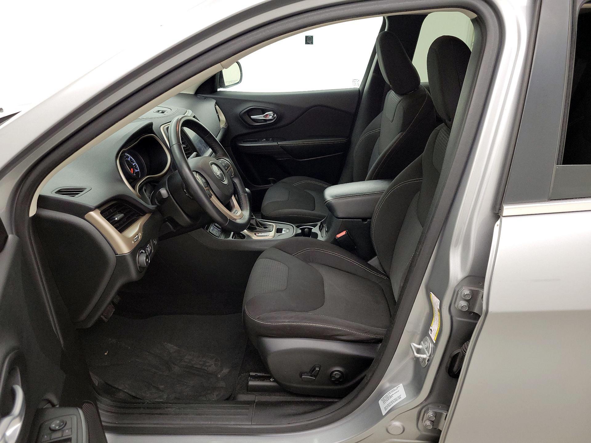 Thumbnail: 2015 Jeep Cherokee - 11