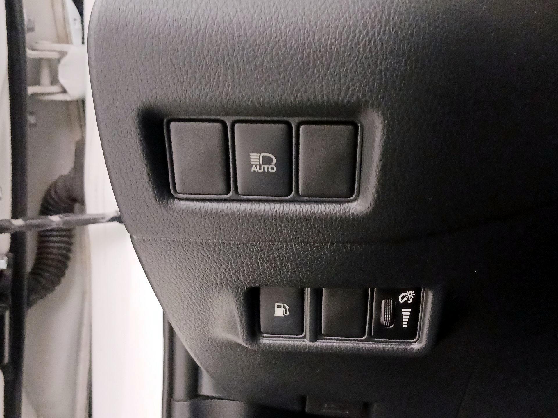 Thumbnail: 2020 Toyota C-HR - 13