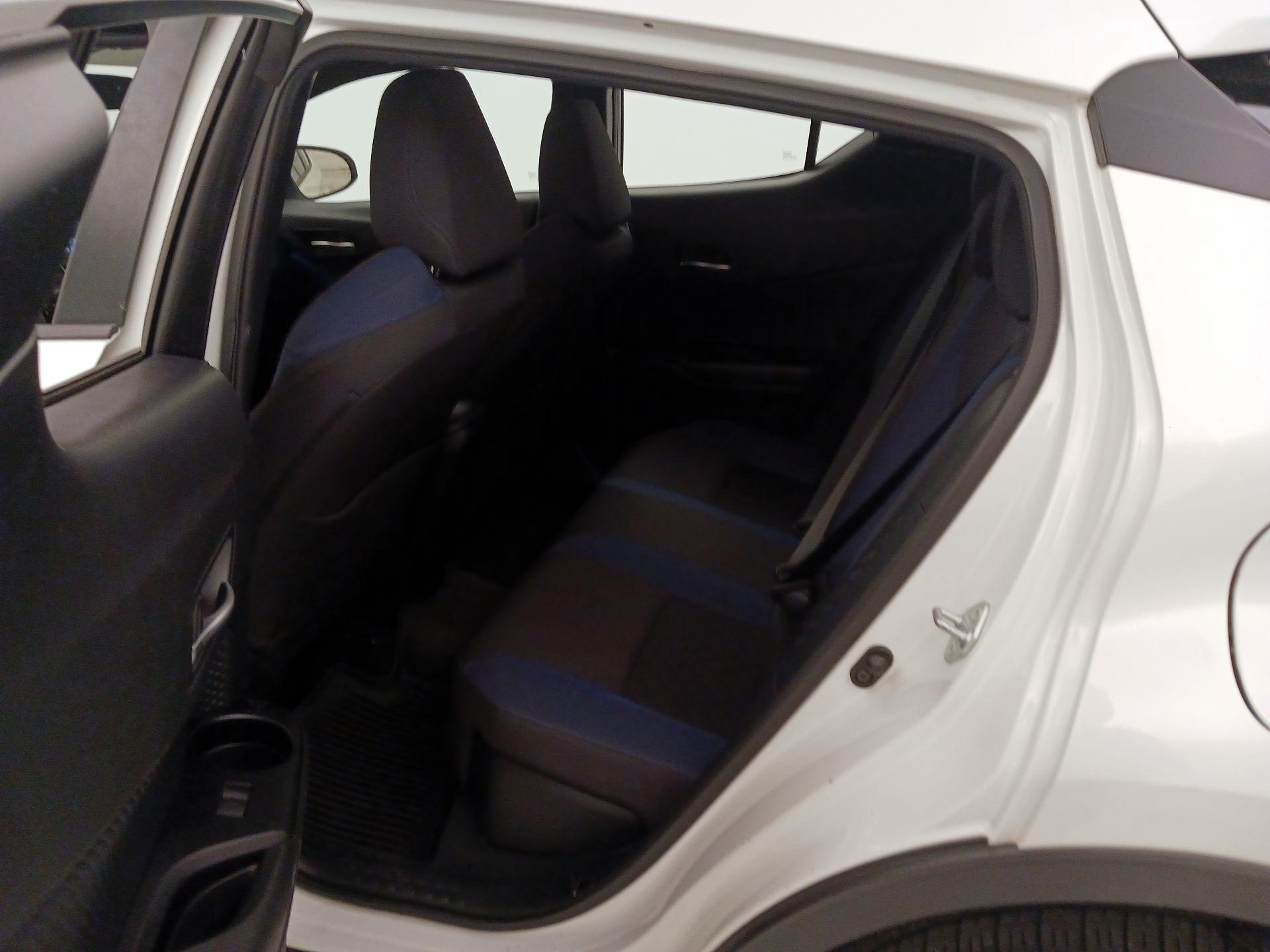 Thumbnail: 2020 Toyota C-HR - 19