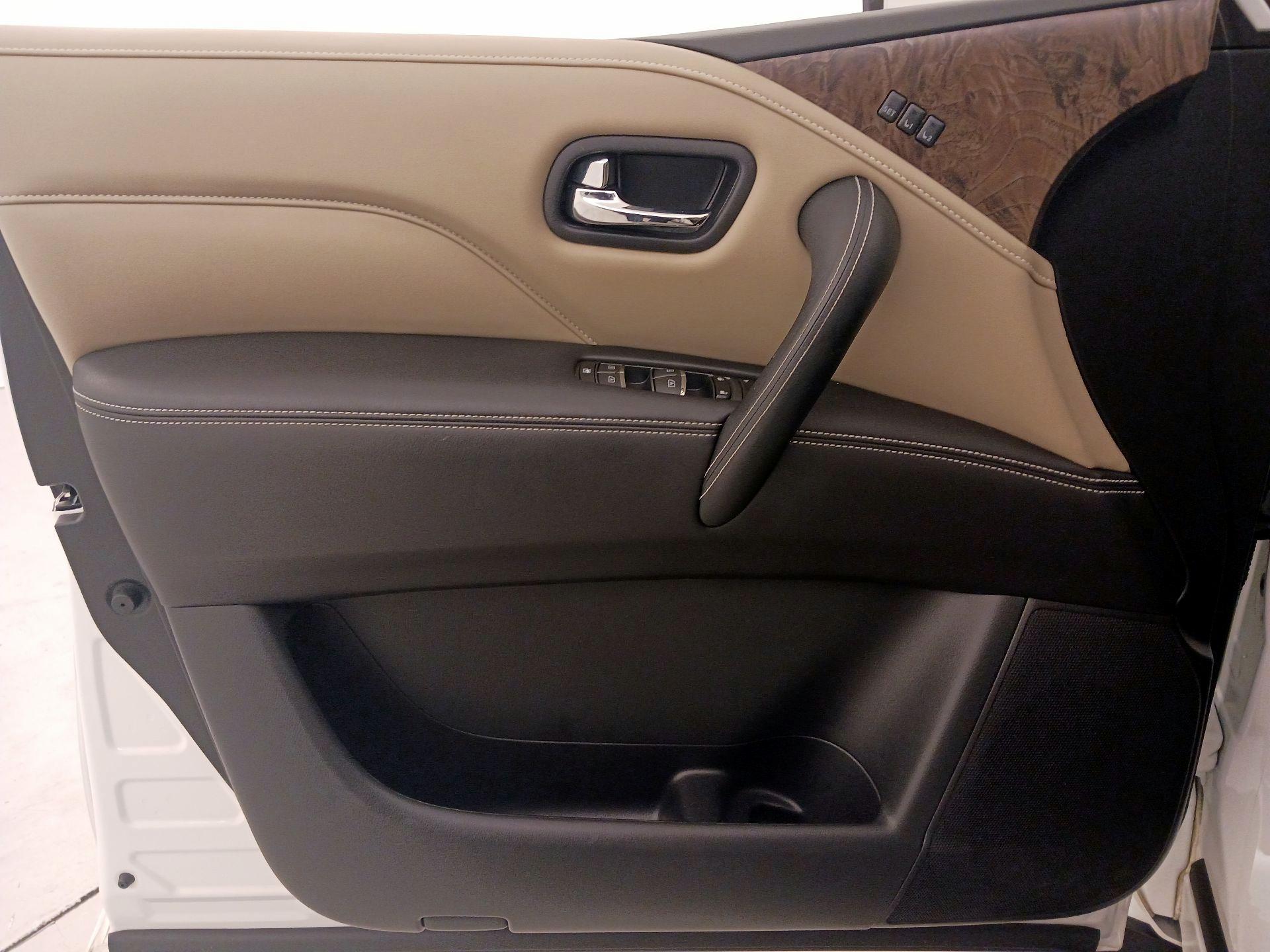 Thumbnail: 2023 INFINITI QX80 - 12