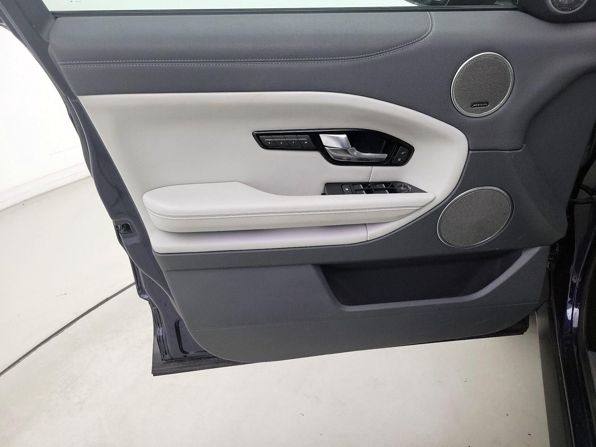 Thumbnail: 2018 Land Rover Range Rover Evoque - 12