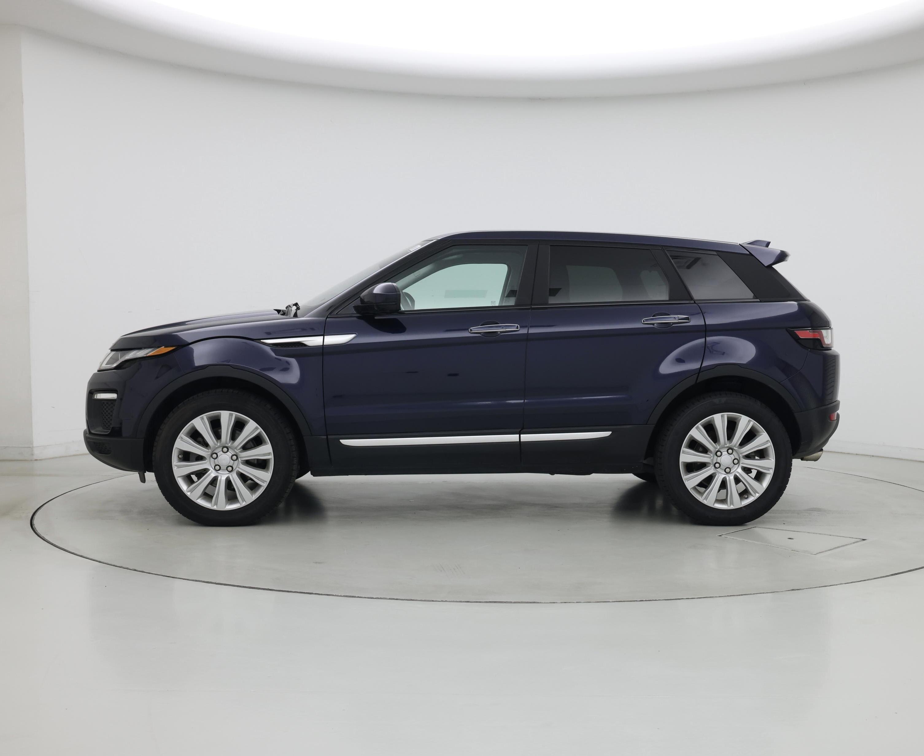 Thumbnail: 2018 Land Rover Range Rover Evoque - 3