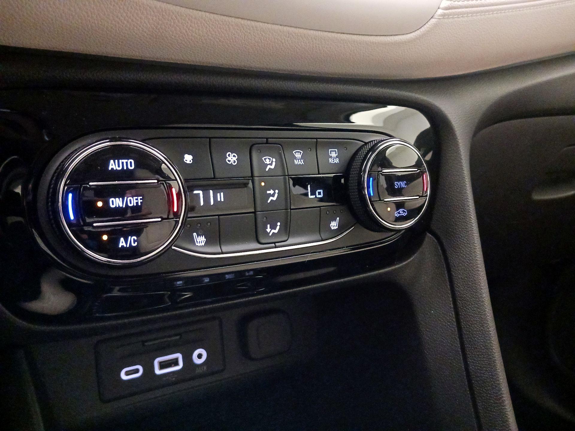 Thumbnail: 2020 Buick Encore GX - 17