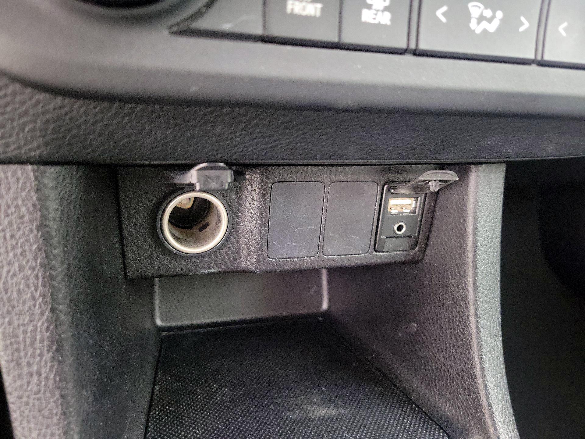 Thumbnail: 2016 Toyota Corolla - 18