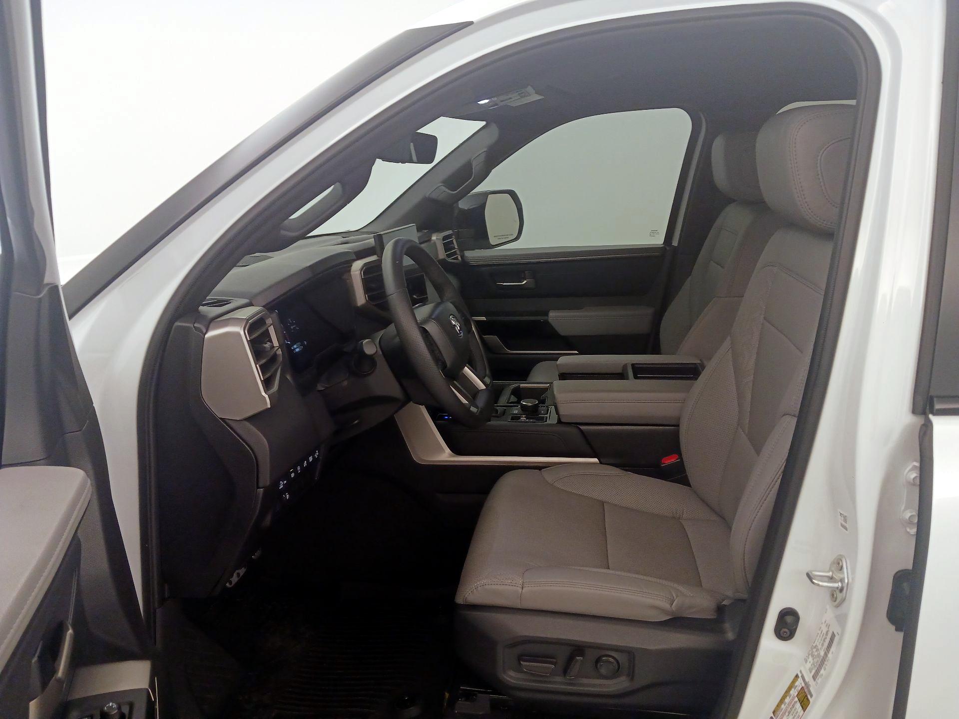 Thumbnail: 2025 Toyota Tundra - 11