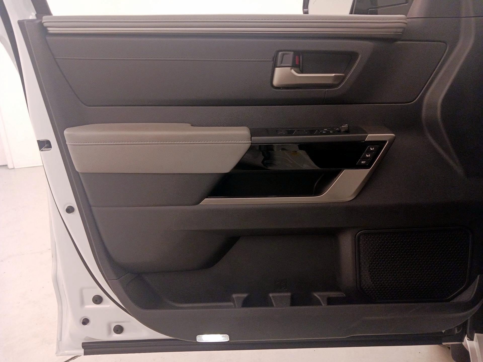 Thumbnail: 2025 Toyota Tundra - 12