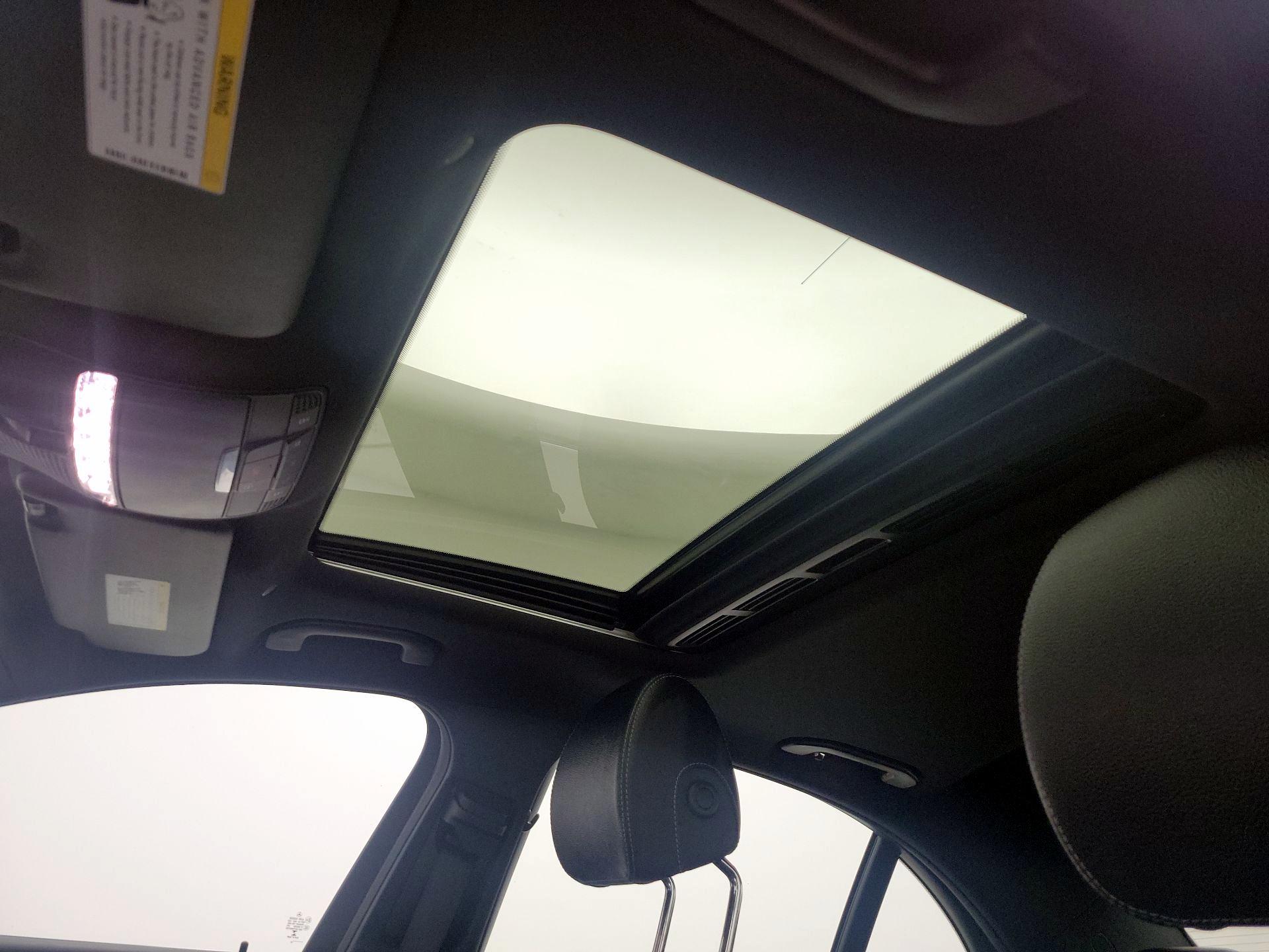 Thumbnail: 2020 Mercedes-Benz E-Class - 20