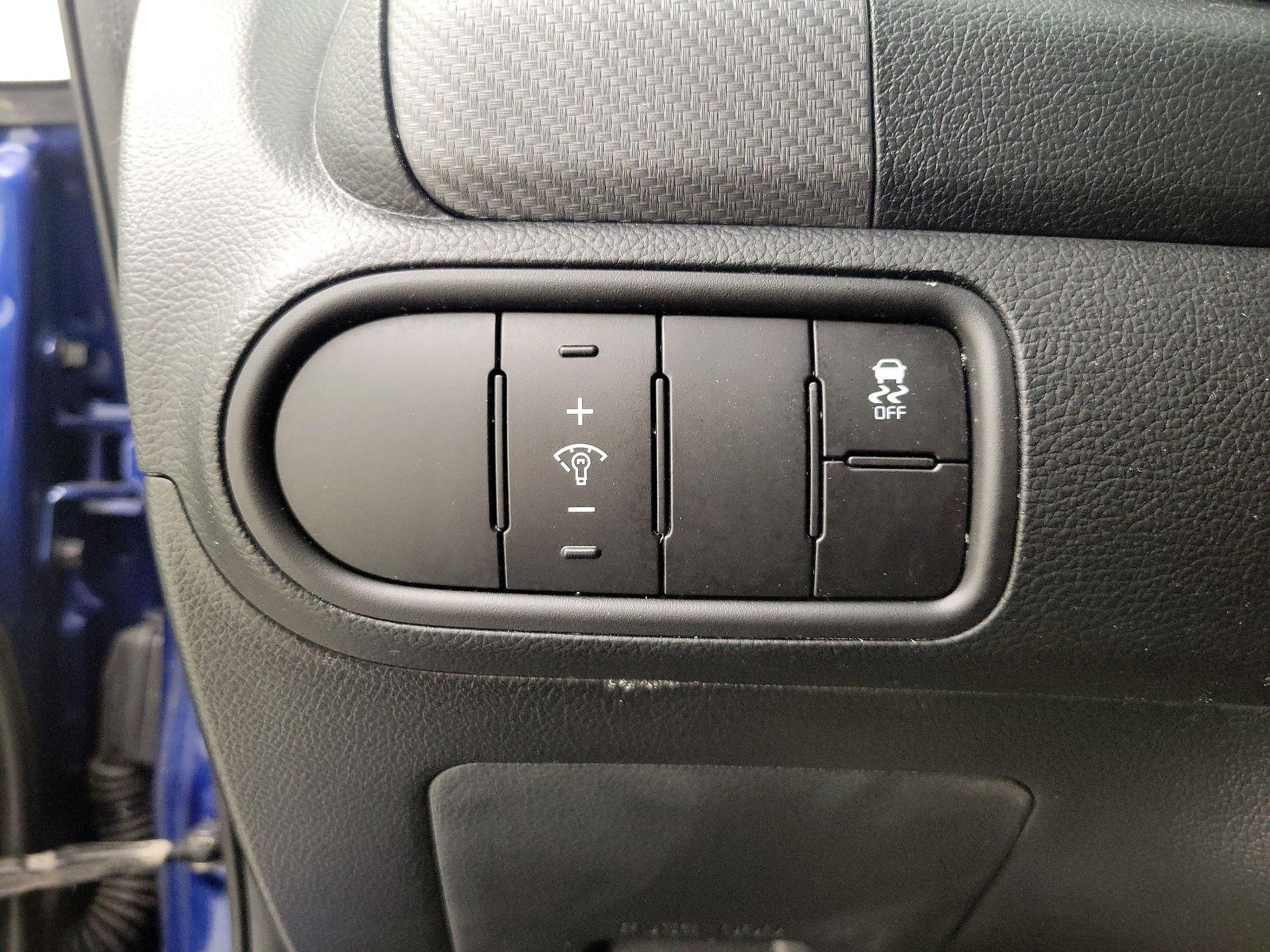 Thumbnail: 2018 Kia Forte - 13