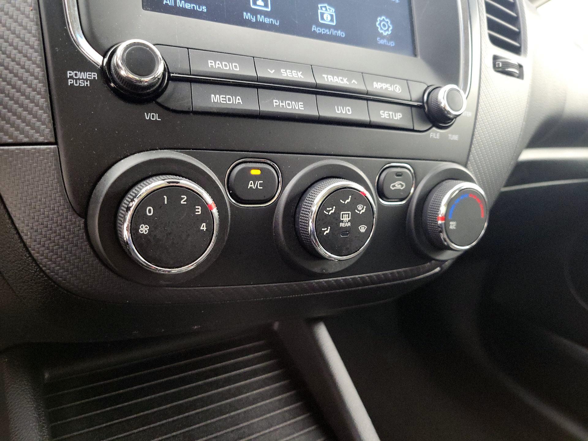 Thumbnail: 2018 Kia Forte - 16