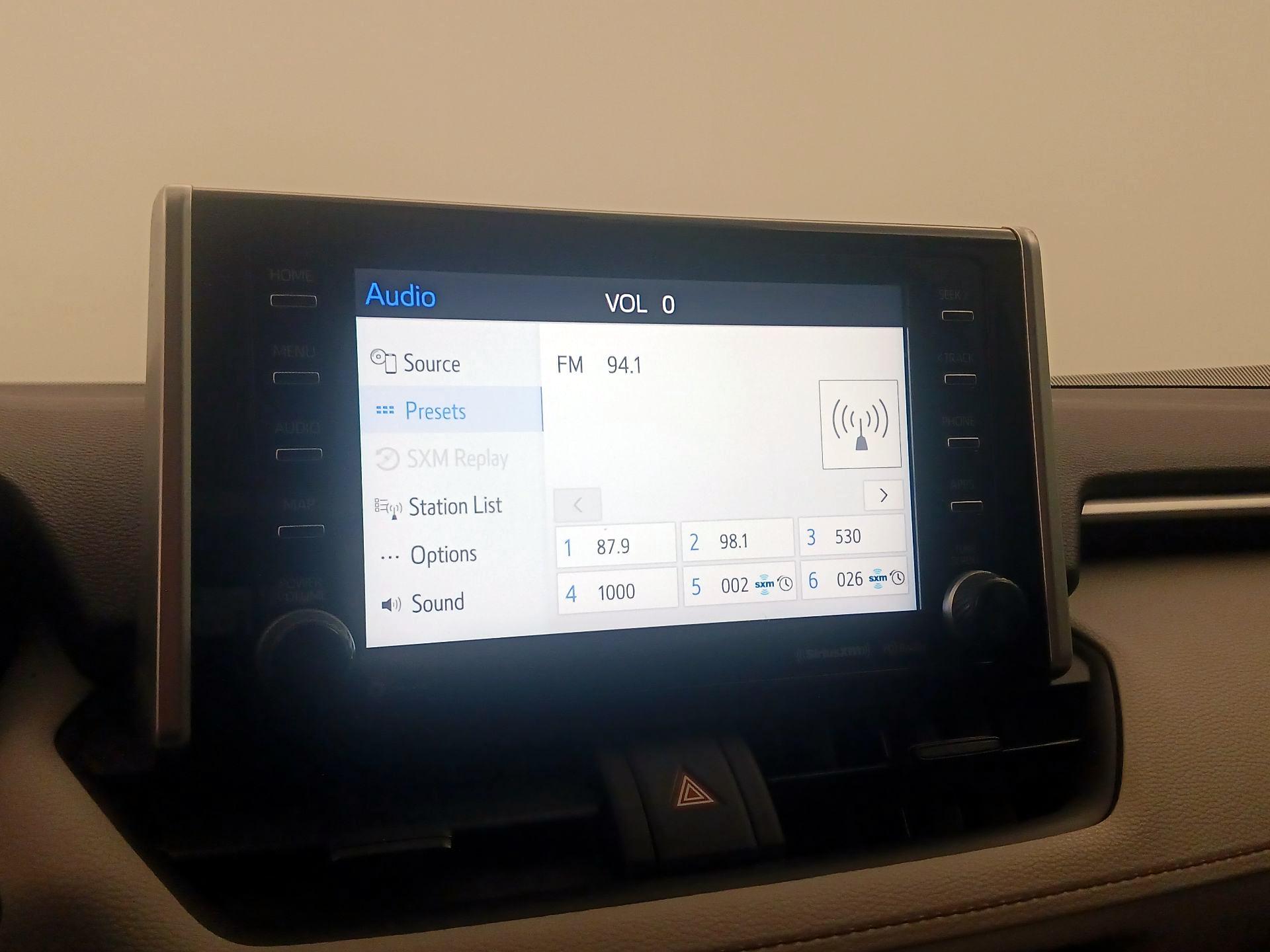 Thumbnail: 2020 Toyota RAV4 - 15