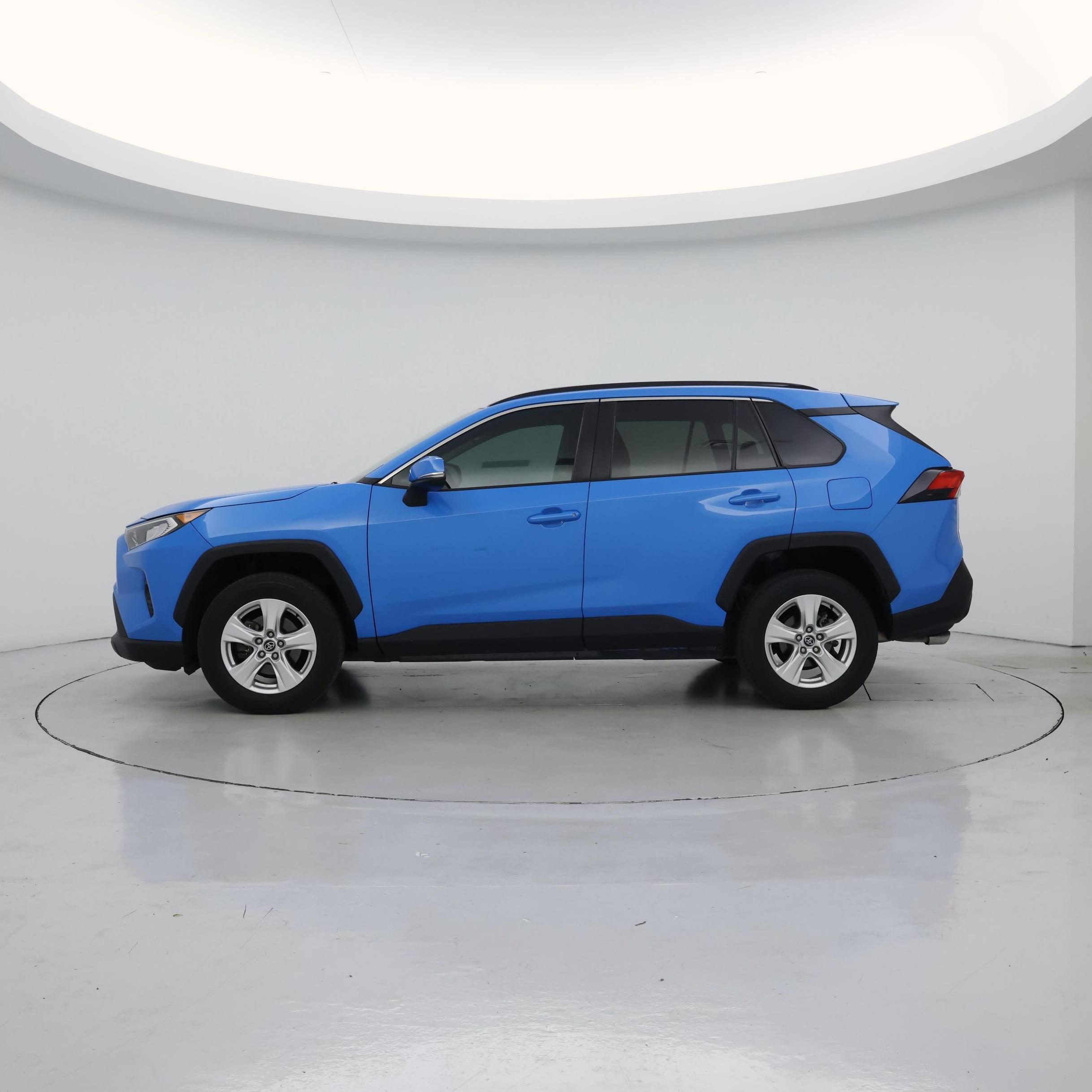Thumbnail: 2020 Toyota RAV4 - 3