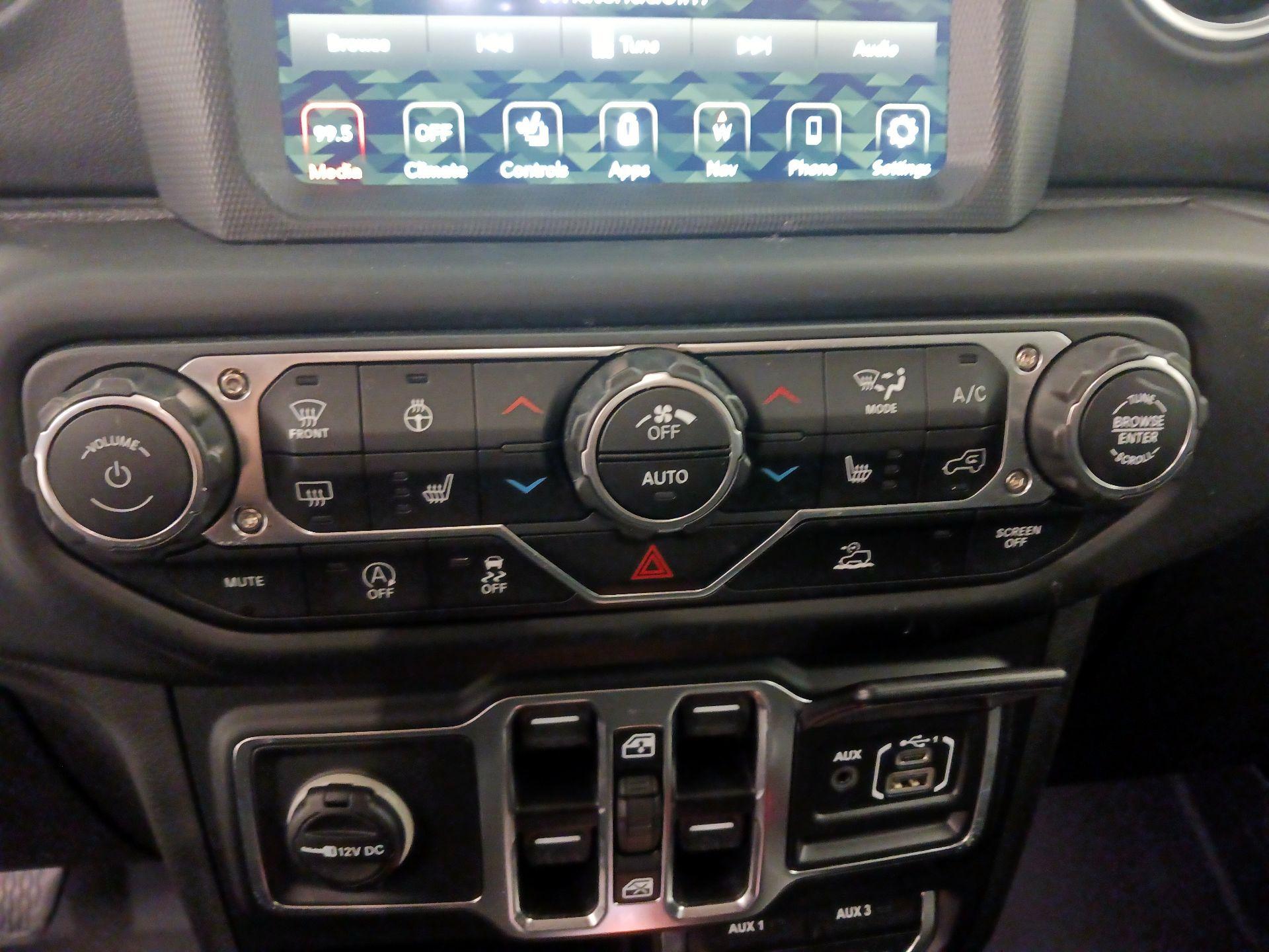 Thumbnail: 2020 Jeep Gladiator - 17