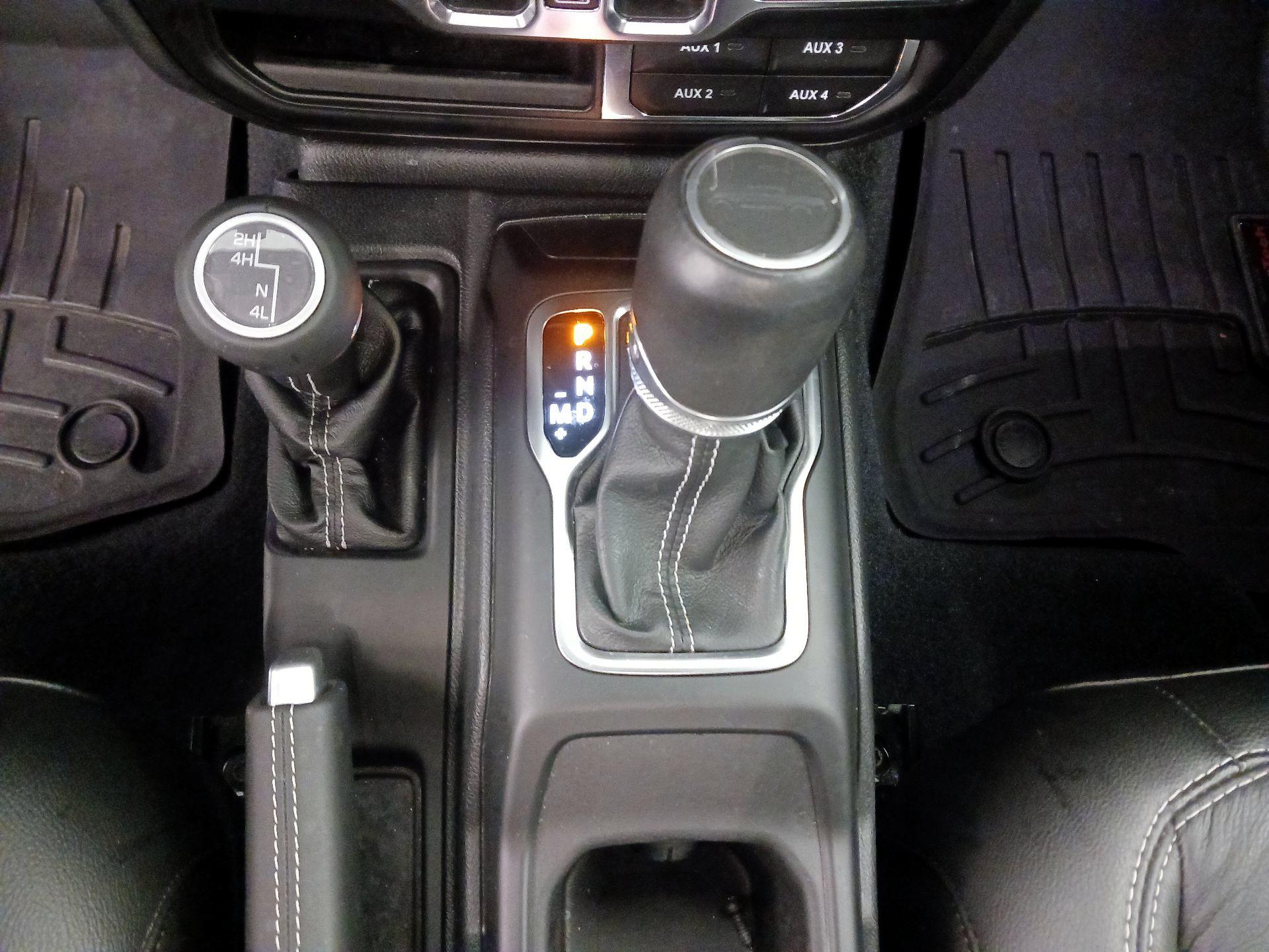 Thumbnail: 2020 Jeep Gladiator - 18