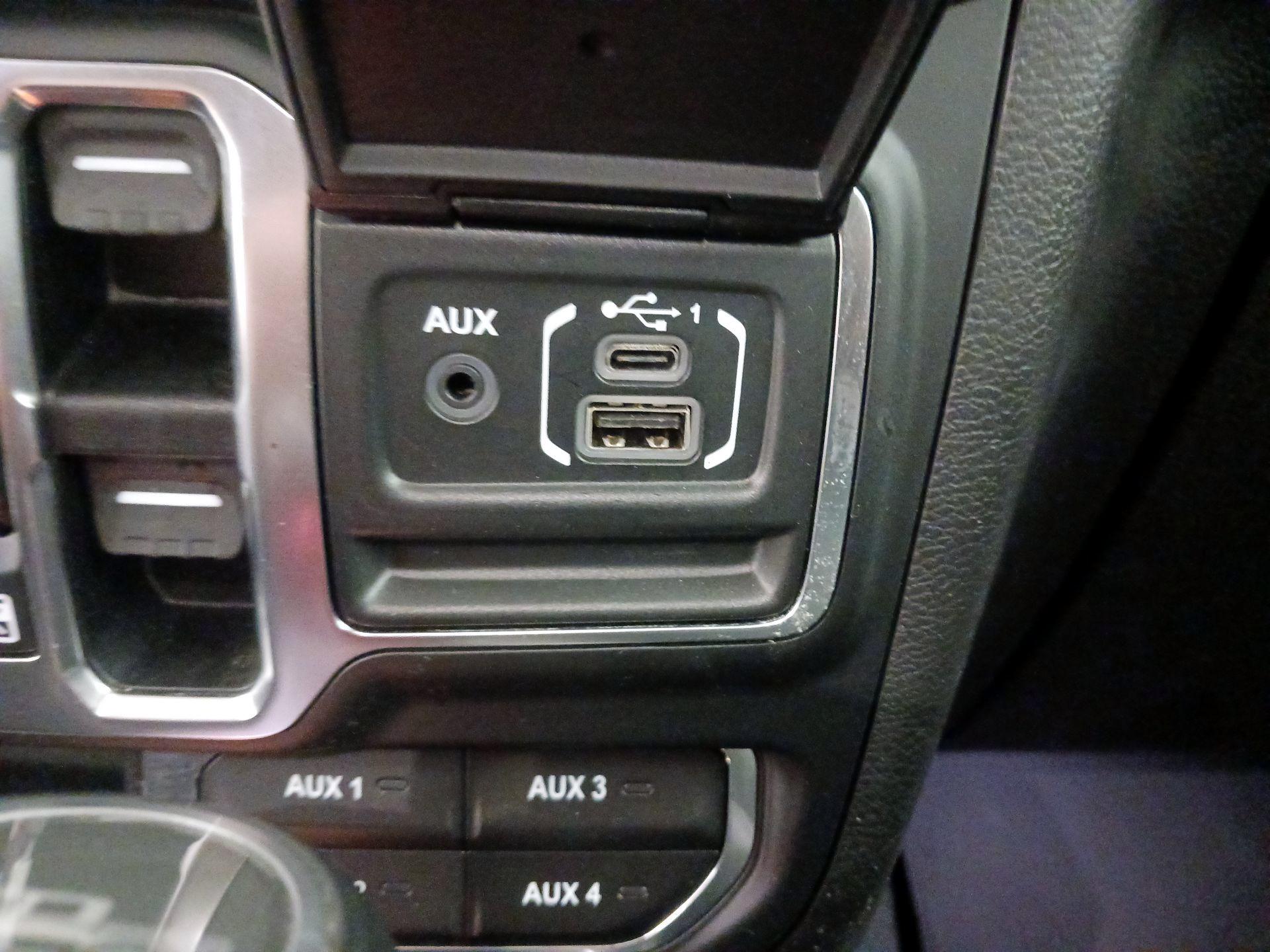 Thumbnail: 2020 Jeep Gladiator - 19