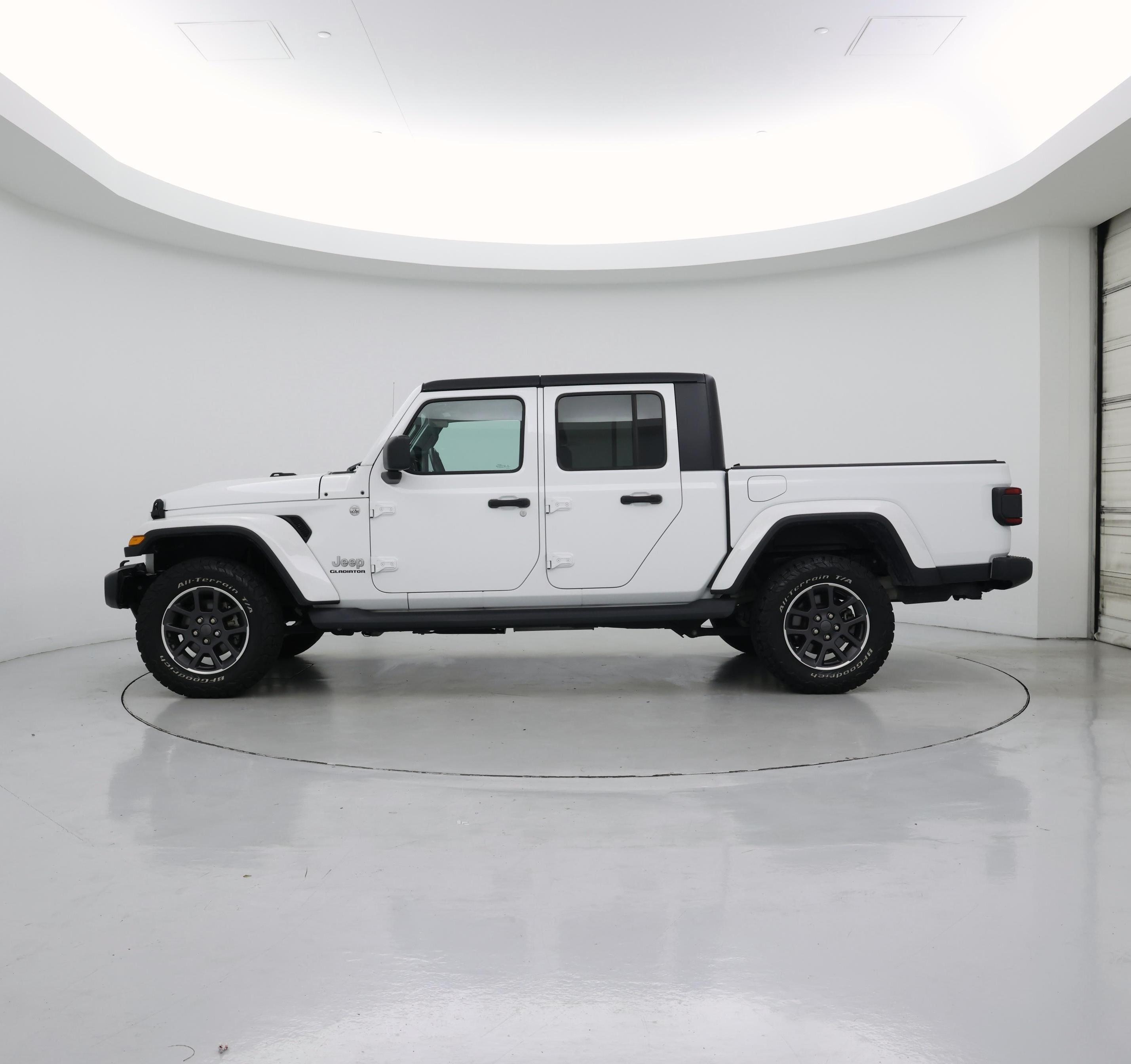 Thumbnail: 2020 Jeep Gladiator - 3