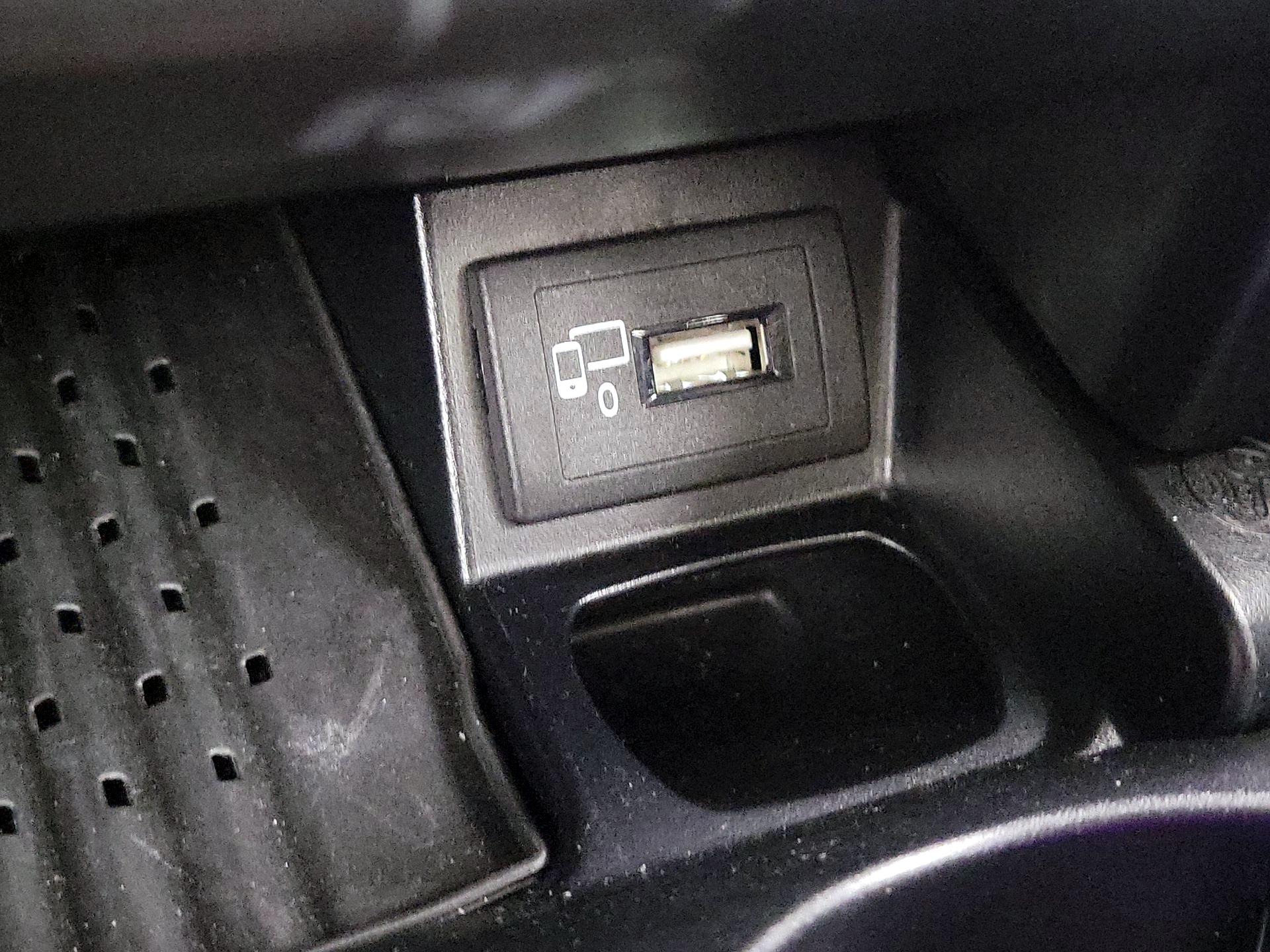 Thumbnail: 2018 Mercedes-Benz E-Class - 18