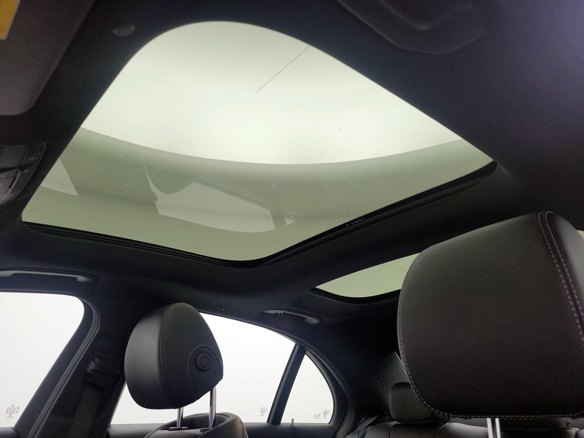 Thumbnail: 2018 Mercedes-Benz E-Class - 19