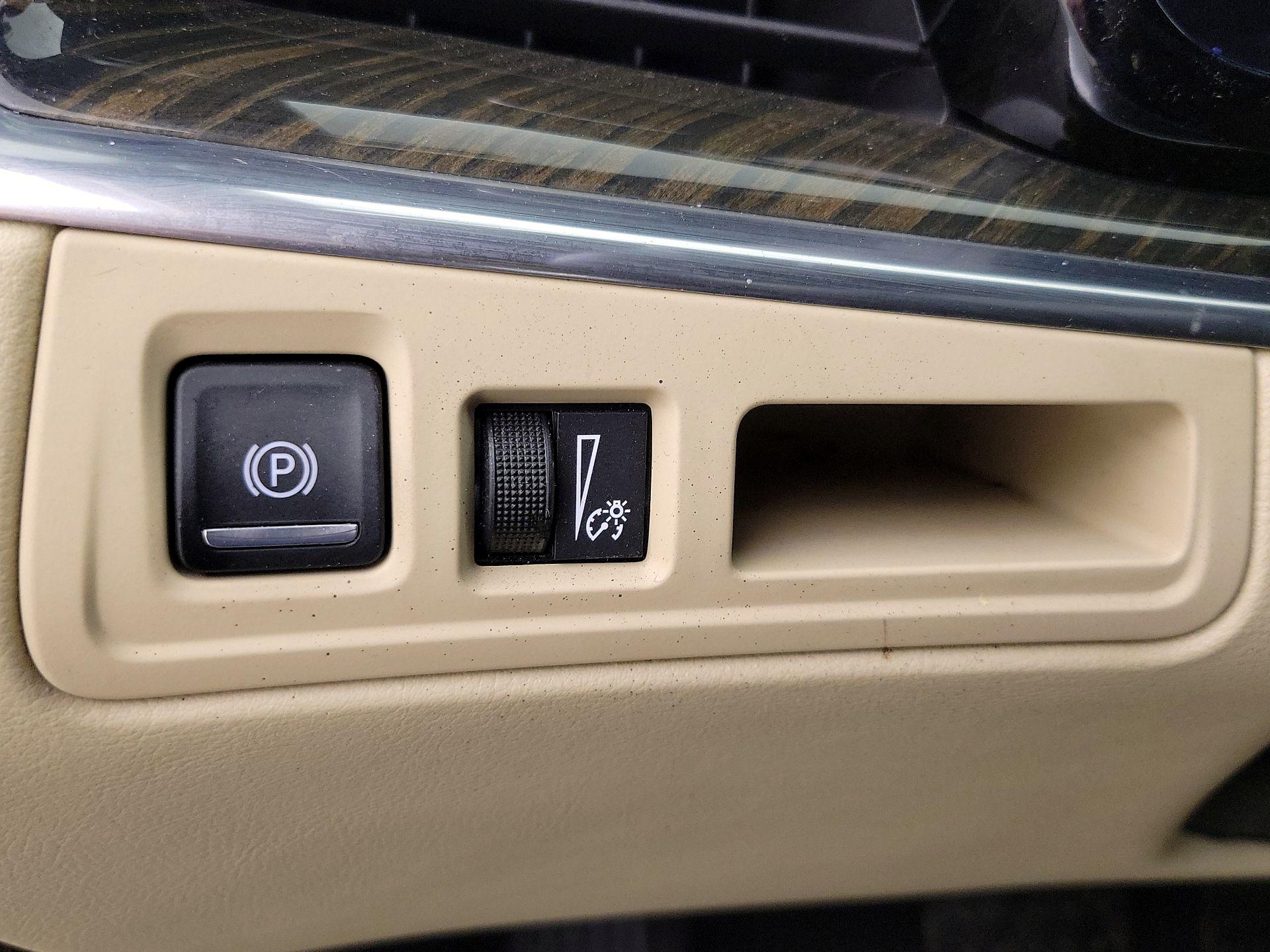 Thumbnail: 2017 Cadillac XT5 - 13