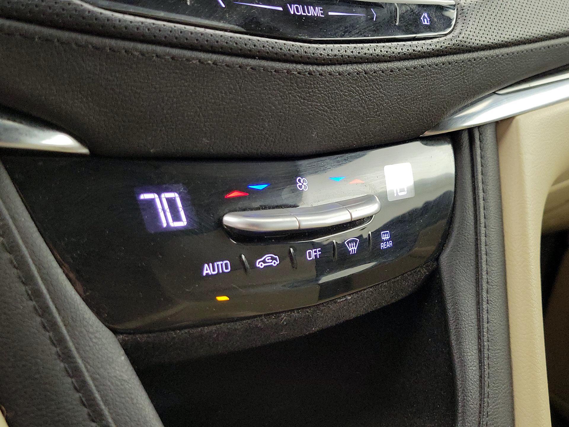 Thumbnail: 2017 Cadillac XT5 - 16