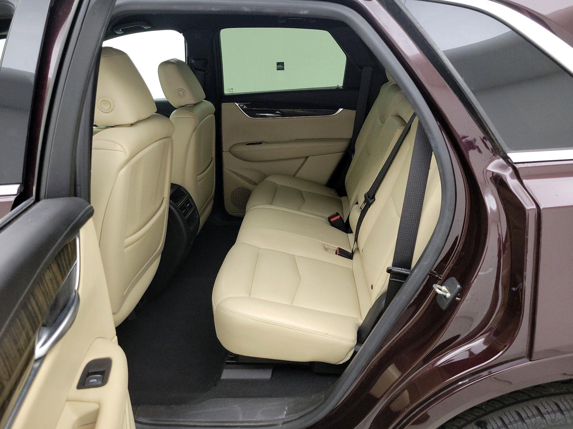 Thumbnail: 2017 Cadillac XT5 - 19