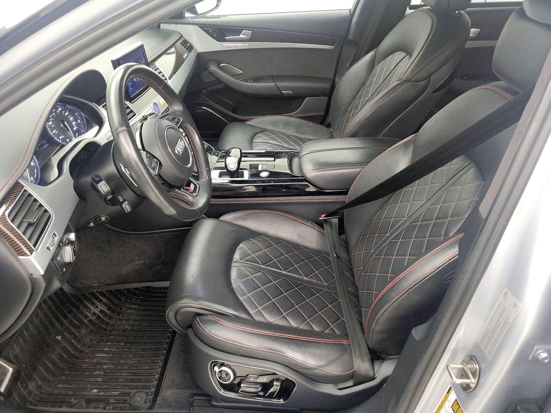 Thumbnail: 2016 Audi S8 - 11