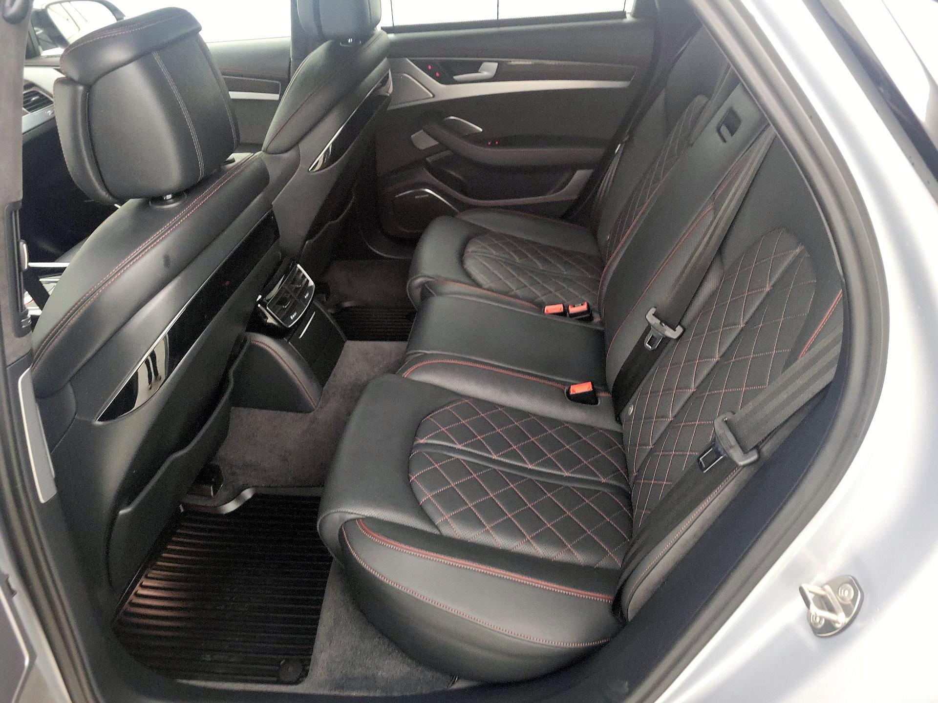 Thumbnail: 2016 Audi S8 - 20