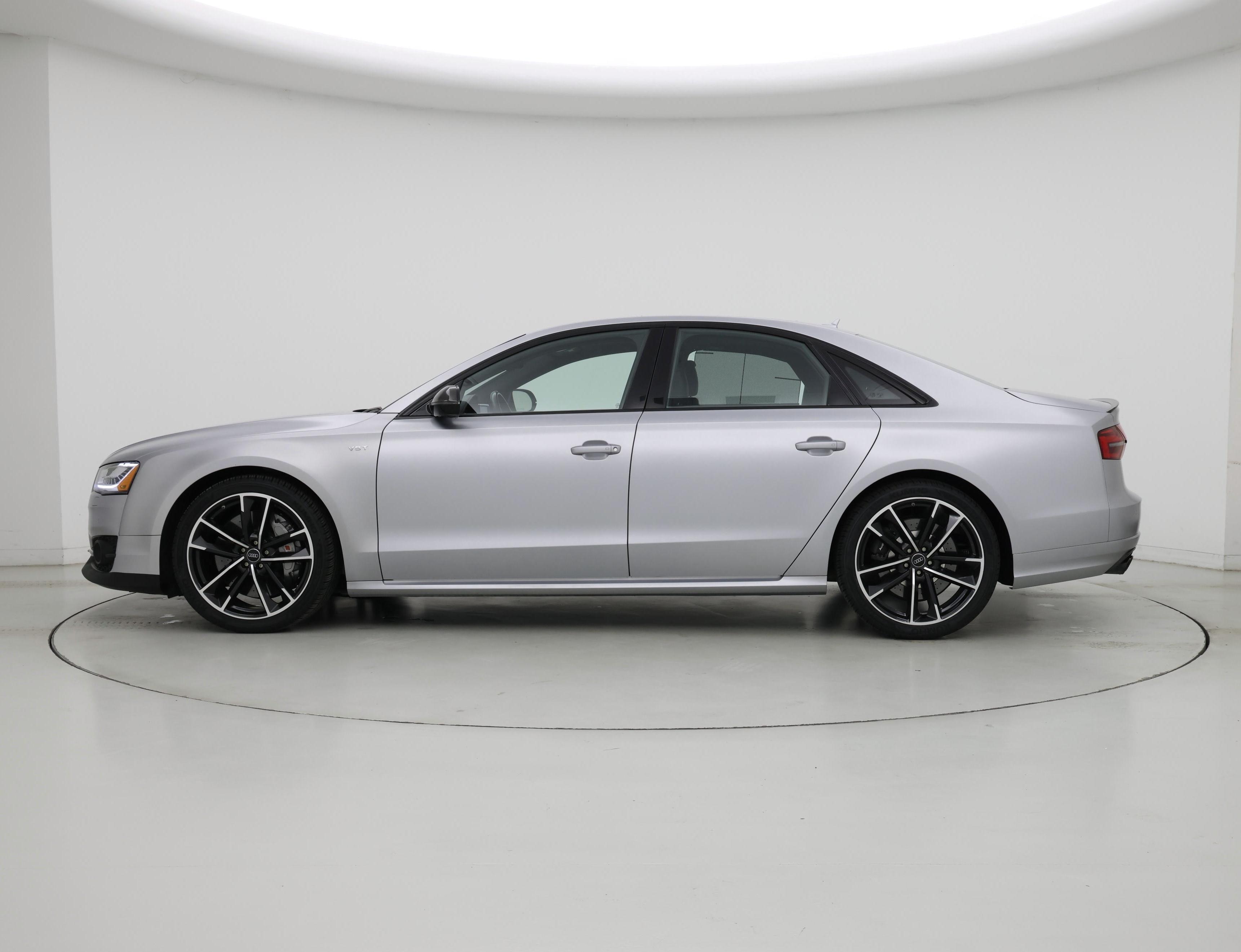 Thumbnail: 2016 Audi S8 - 3