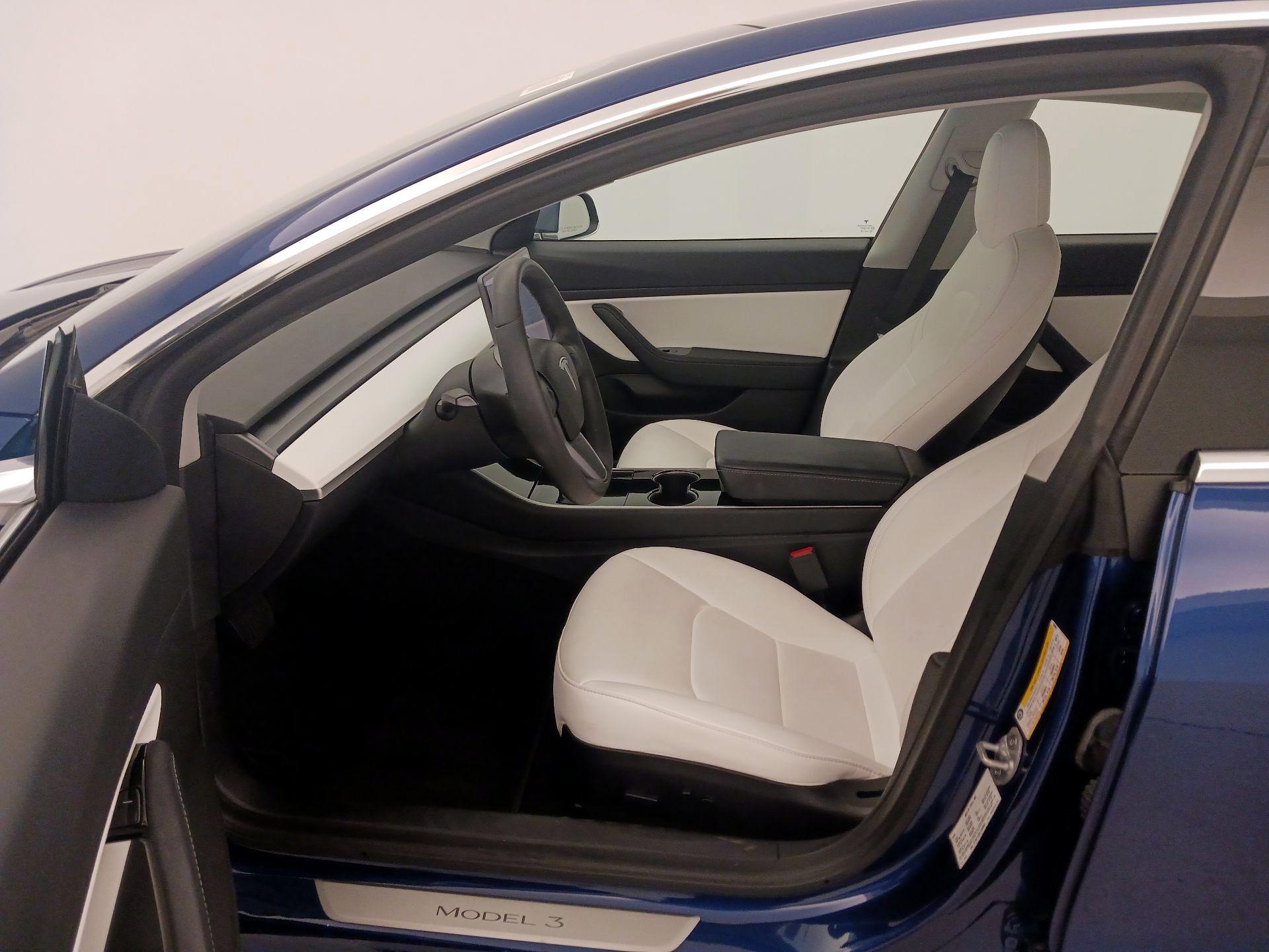 Thumbnail: 2020 Tesla Model 3 - 11