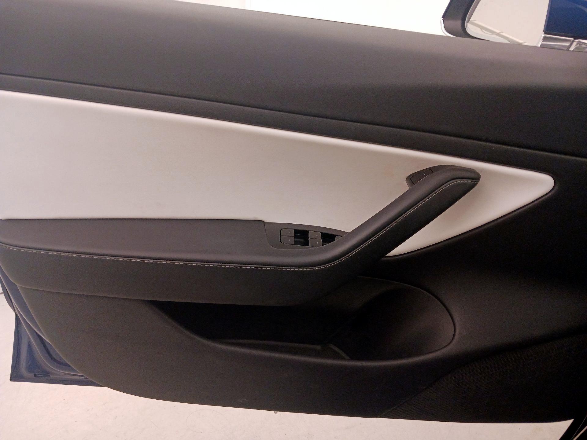 Thumbnail: 2020 Tesla Model 3 - 12