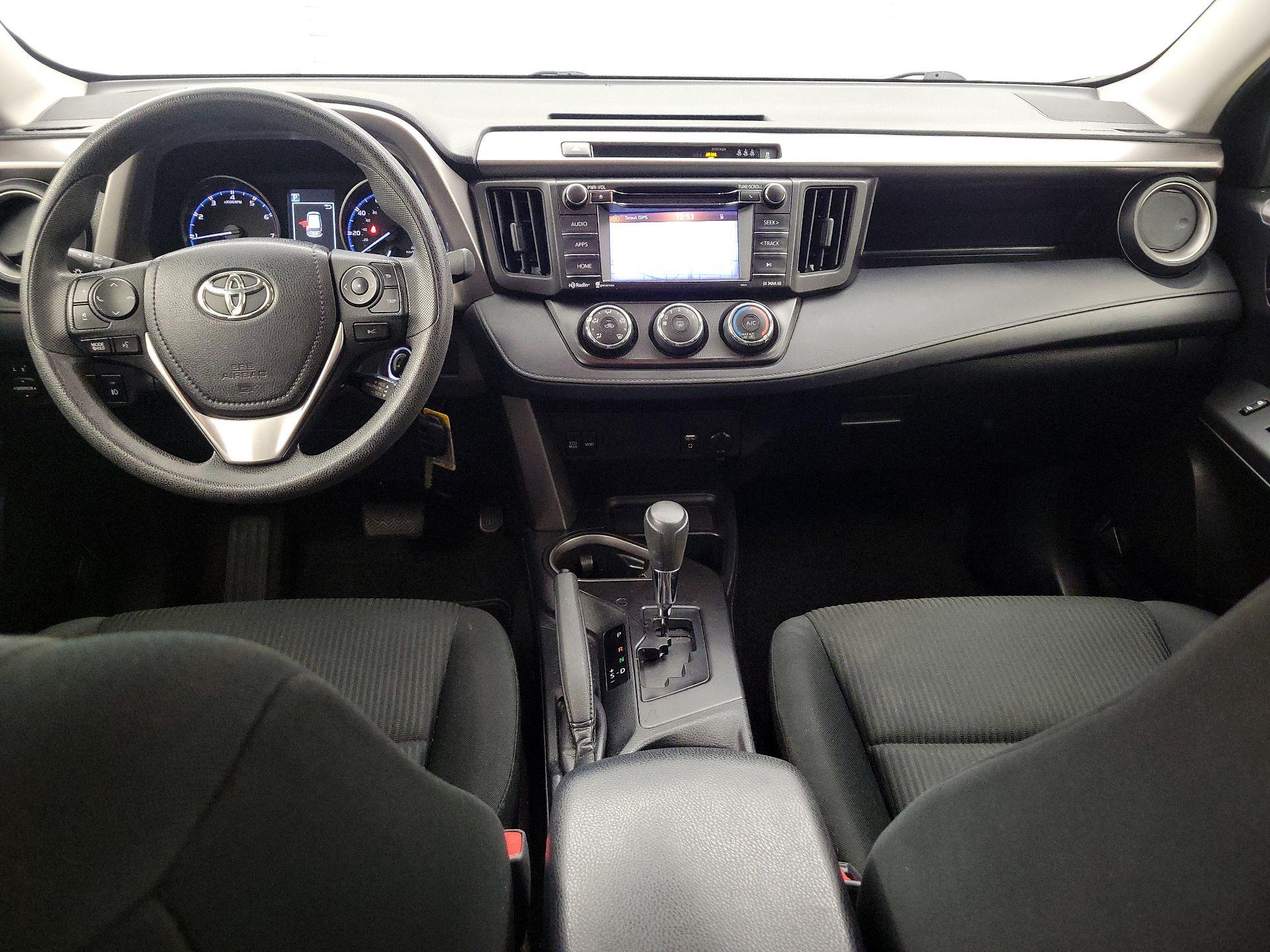 Thumbnail: 2017 Toyota RAV4 - 9