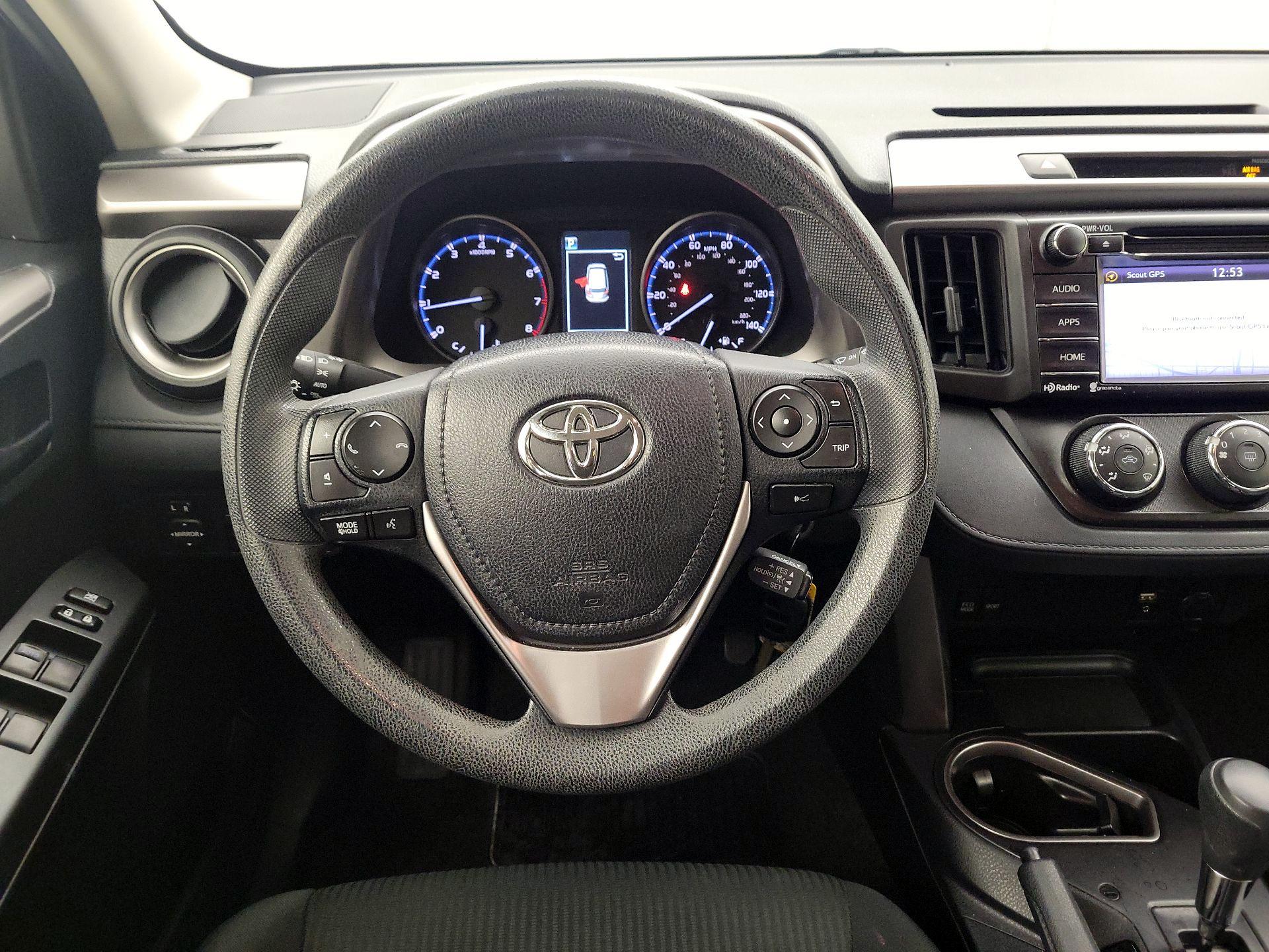 Thumbnail: 2017 Toyota RAV4 - 10