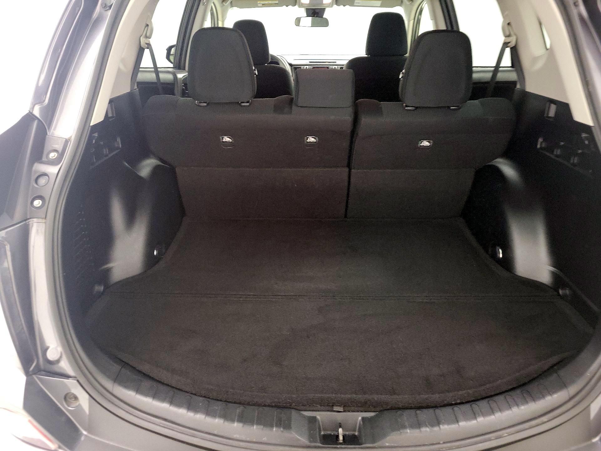 Thumbnail: 2017 Toyota RAV4 - 20