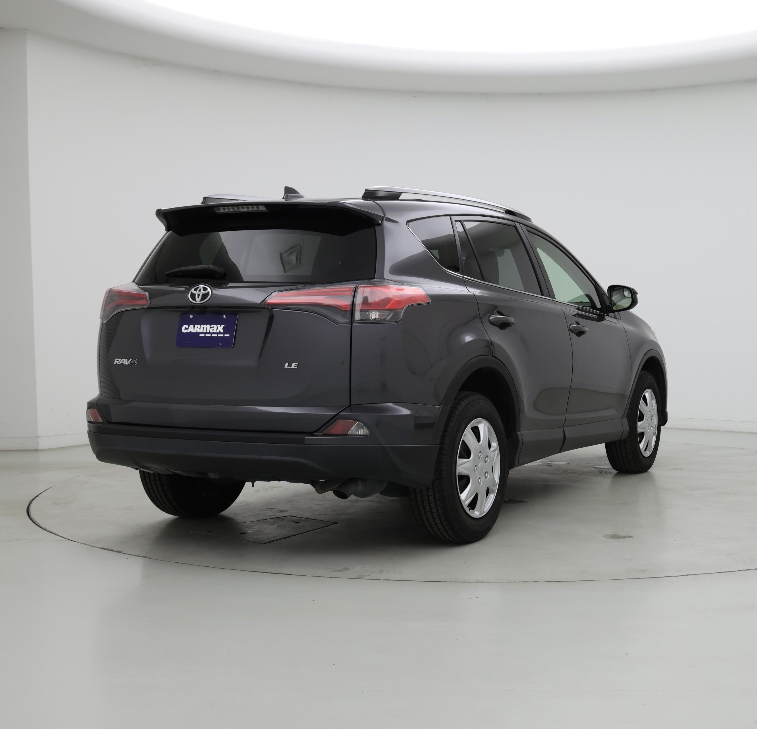 Thumbnail: 2017 Toyota RAV4 - 8