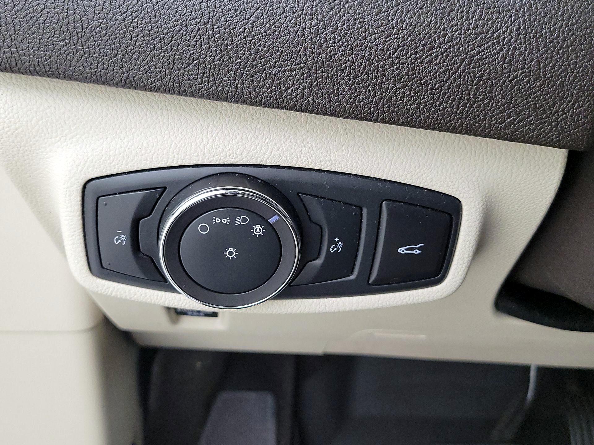 Thumbnail: 2019 Lincoln MKC - 13