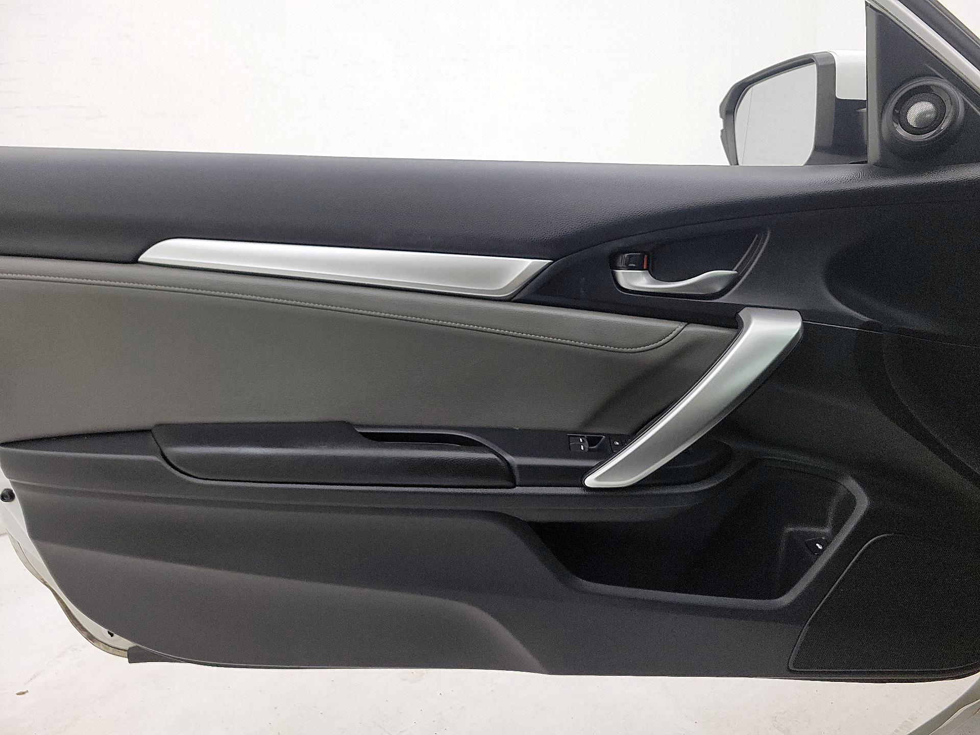 Thumbnail: 2016 Honda Civic - 12