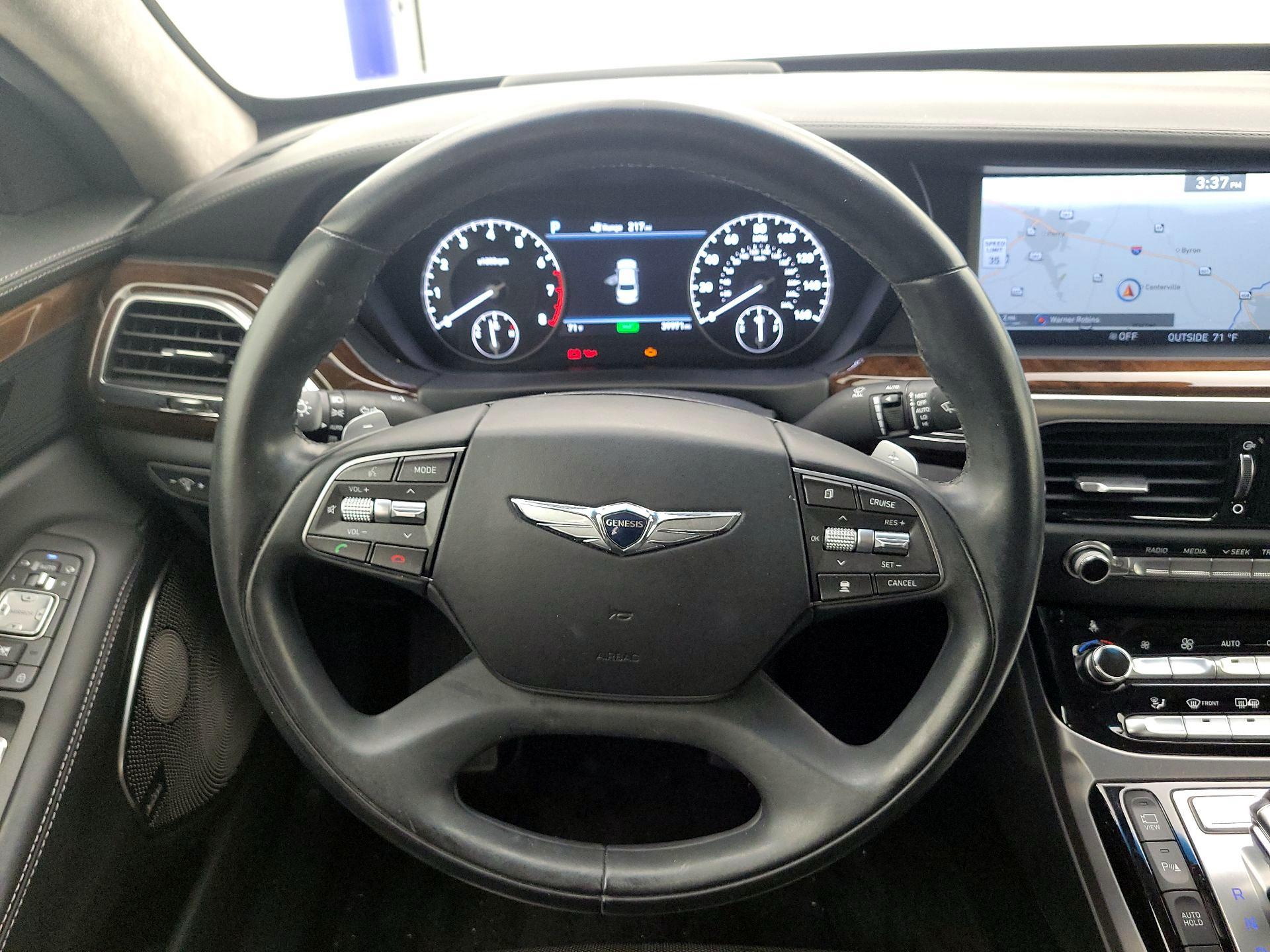 Thumbnail: 2019 Genesis G90 - 10