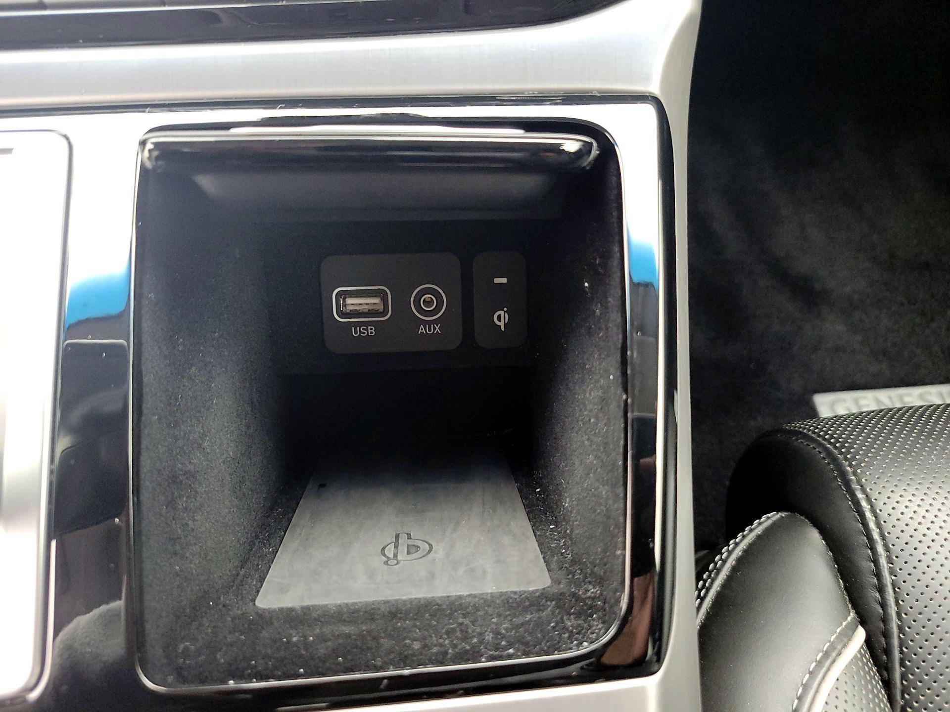 Thumbnail: 2019 Genesis G90 - 19